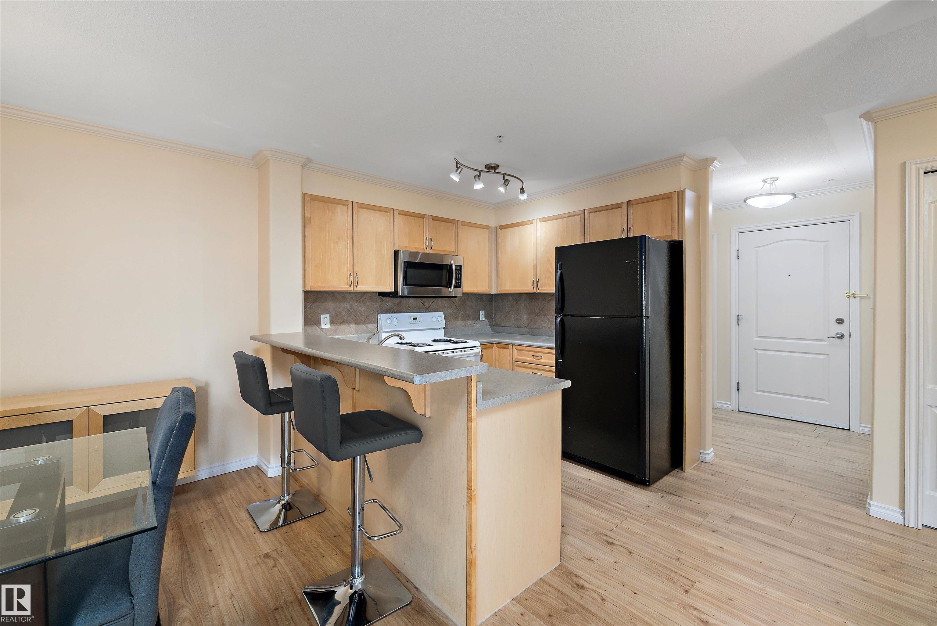 Photo 12 at 308 - 9938 104 Street NW, Downtown, Edmonton