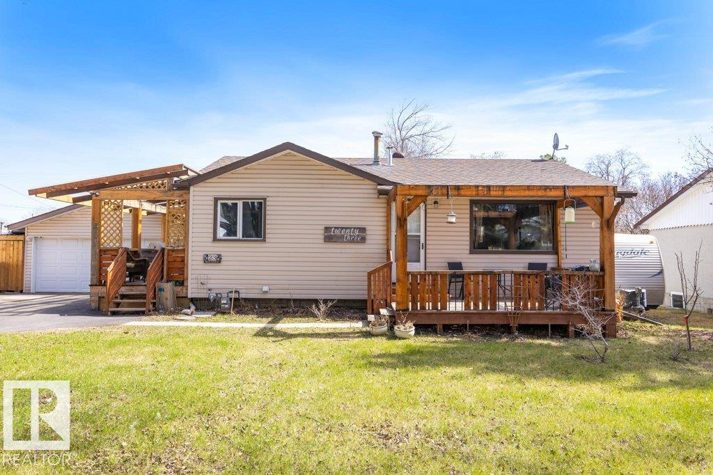 23 Maple Drive, Mission, St. Albert