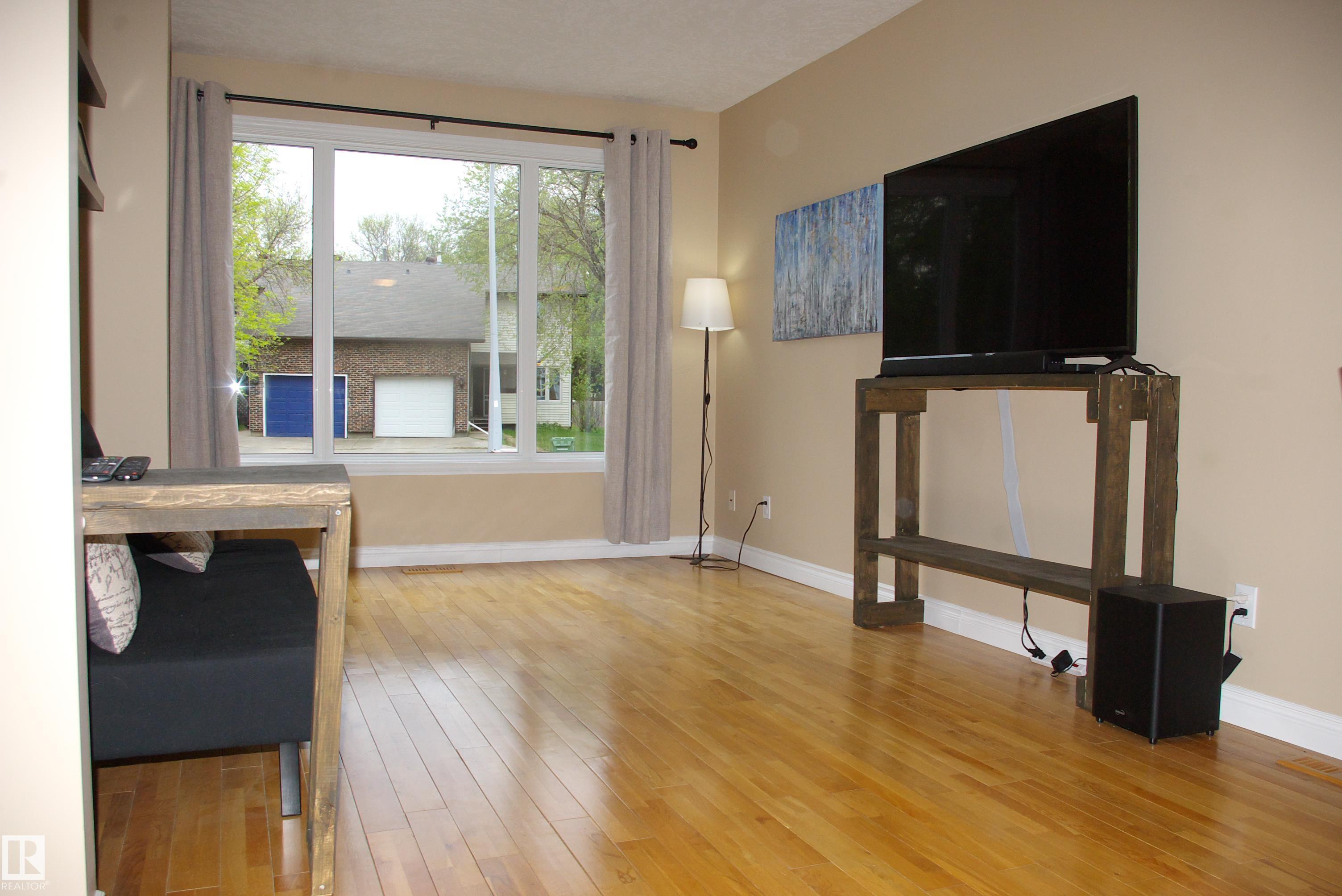 45 Walden Crescent, Woodlands, St. Albert