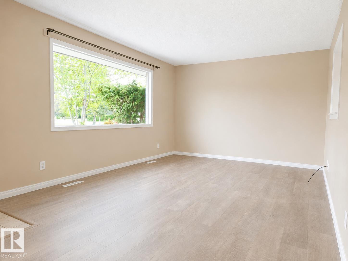 8712 162 Street NW, Meadowlark Park, Edmonton