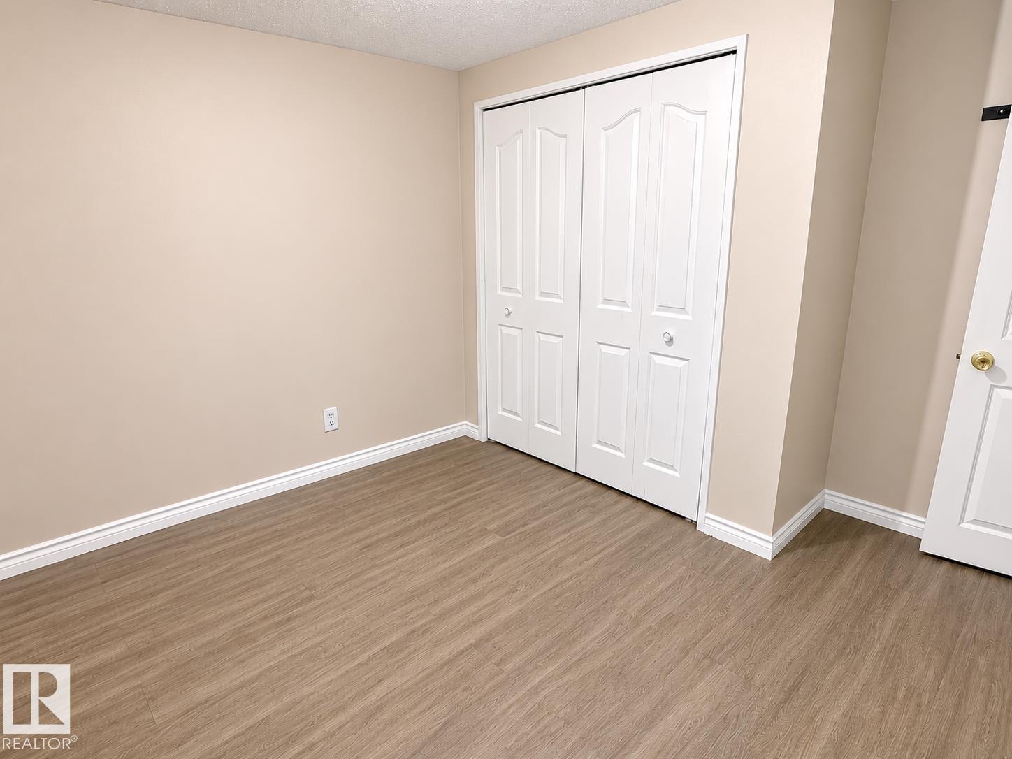 Photo 13 at 8712 162 Street NW, Meadowlark Park, Edmonton