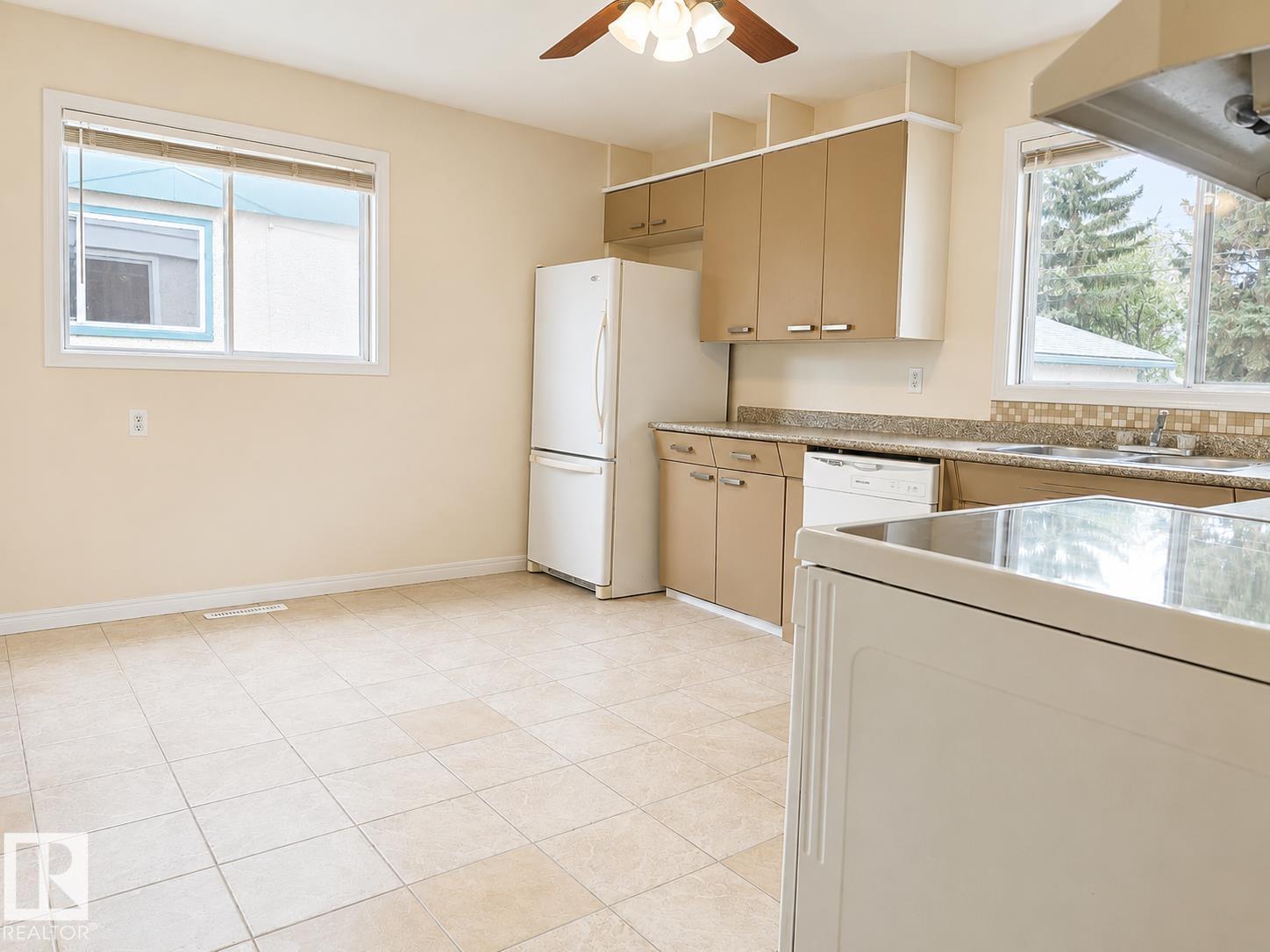 8712 162 Street NW, Meadowlark Park, Edmonton
