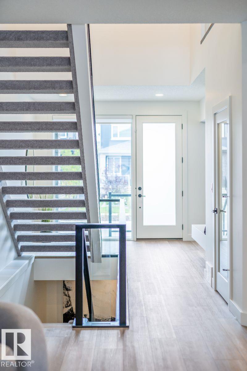 6237 King Vista SW, Keswick, Edmonton