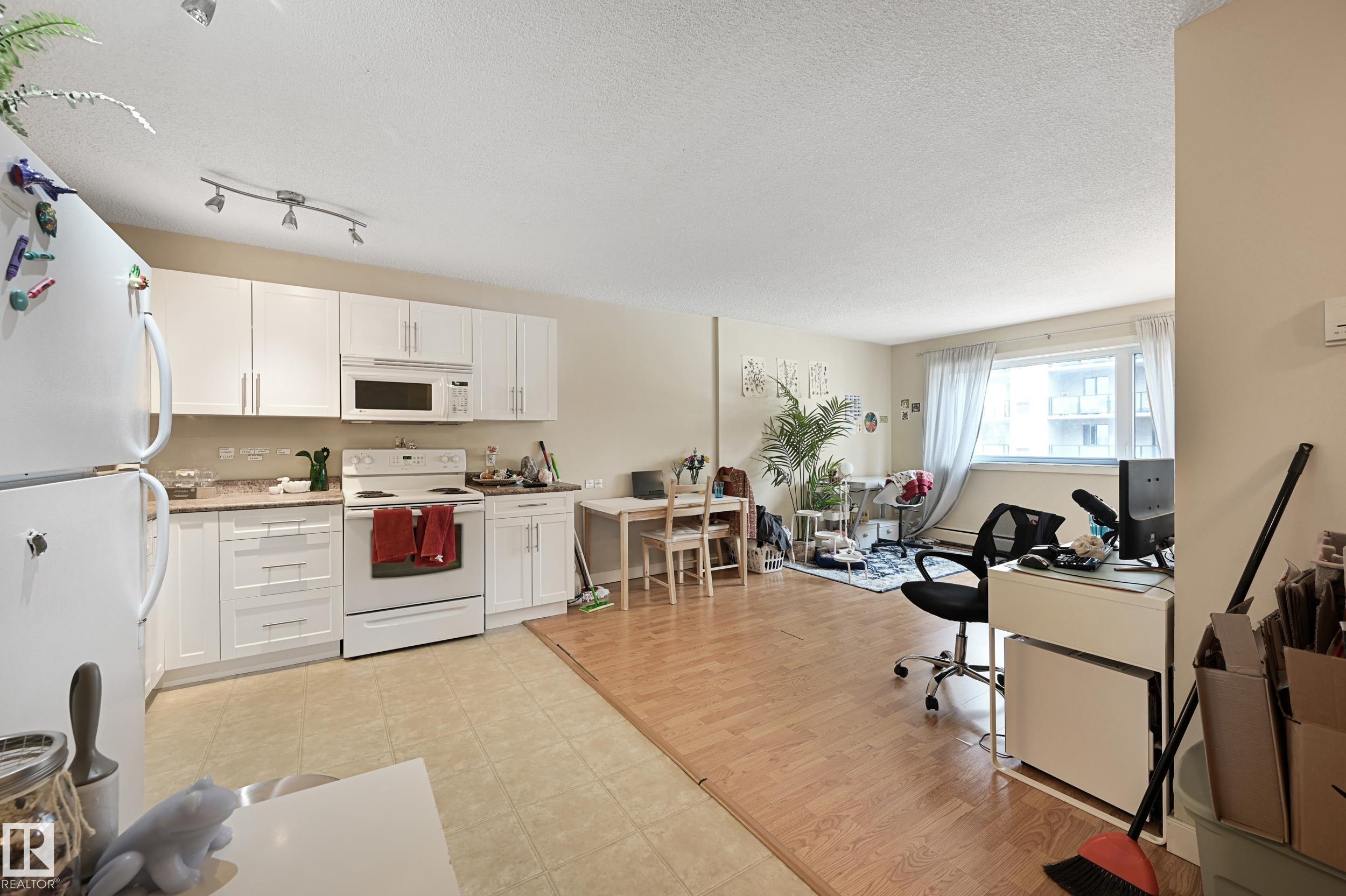 901 - 9710 105 Street NW, Downtown, Edmonton