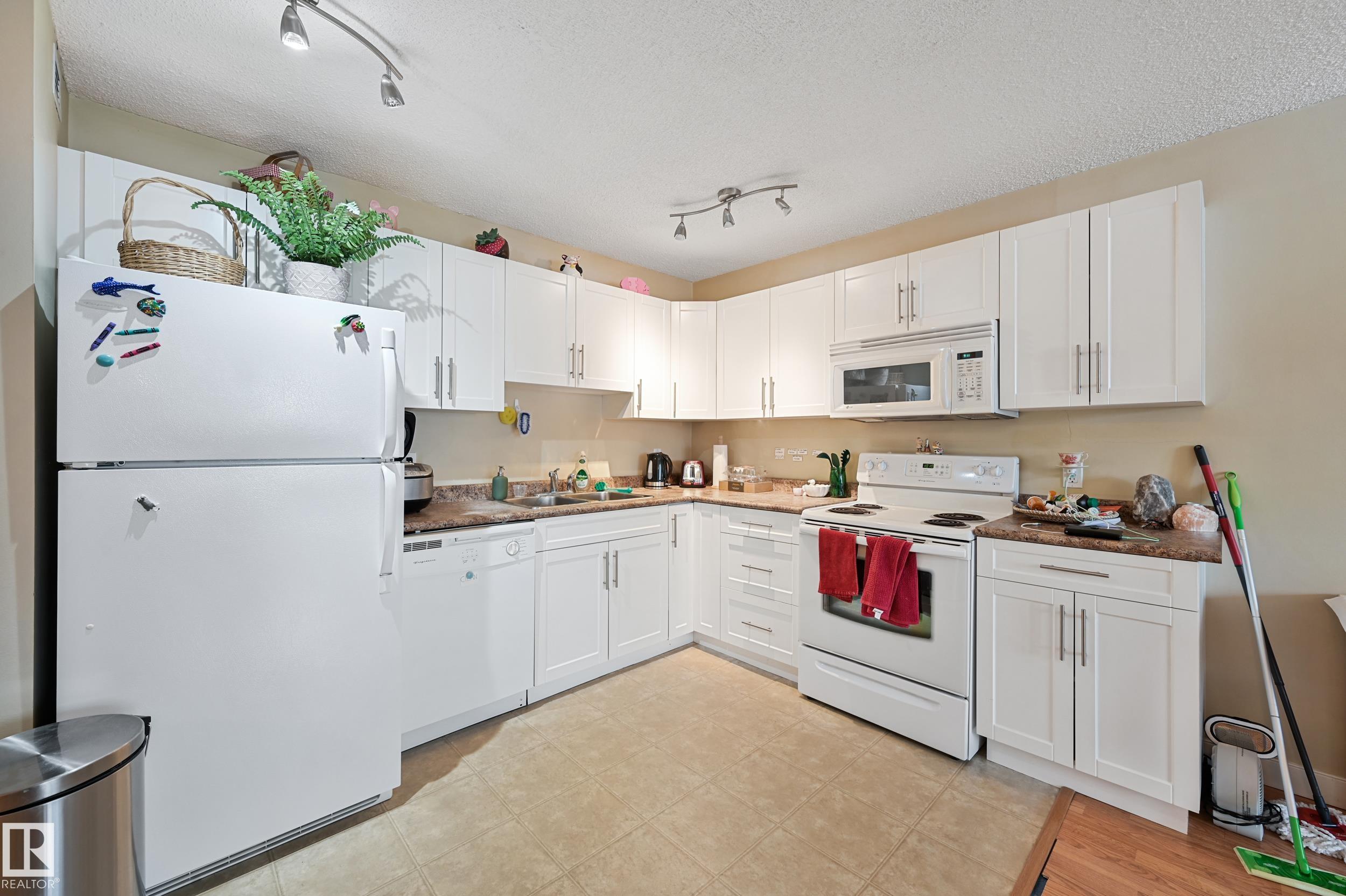 901 - 9710 105 Street NW, Downtown, Edmonton