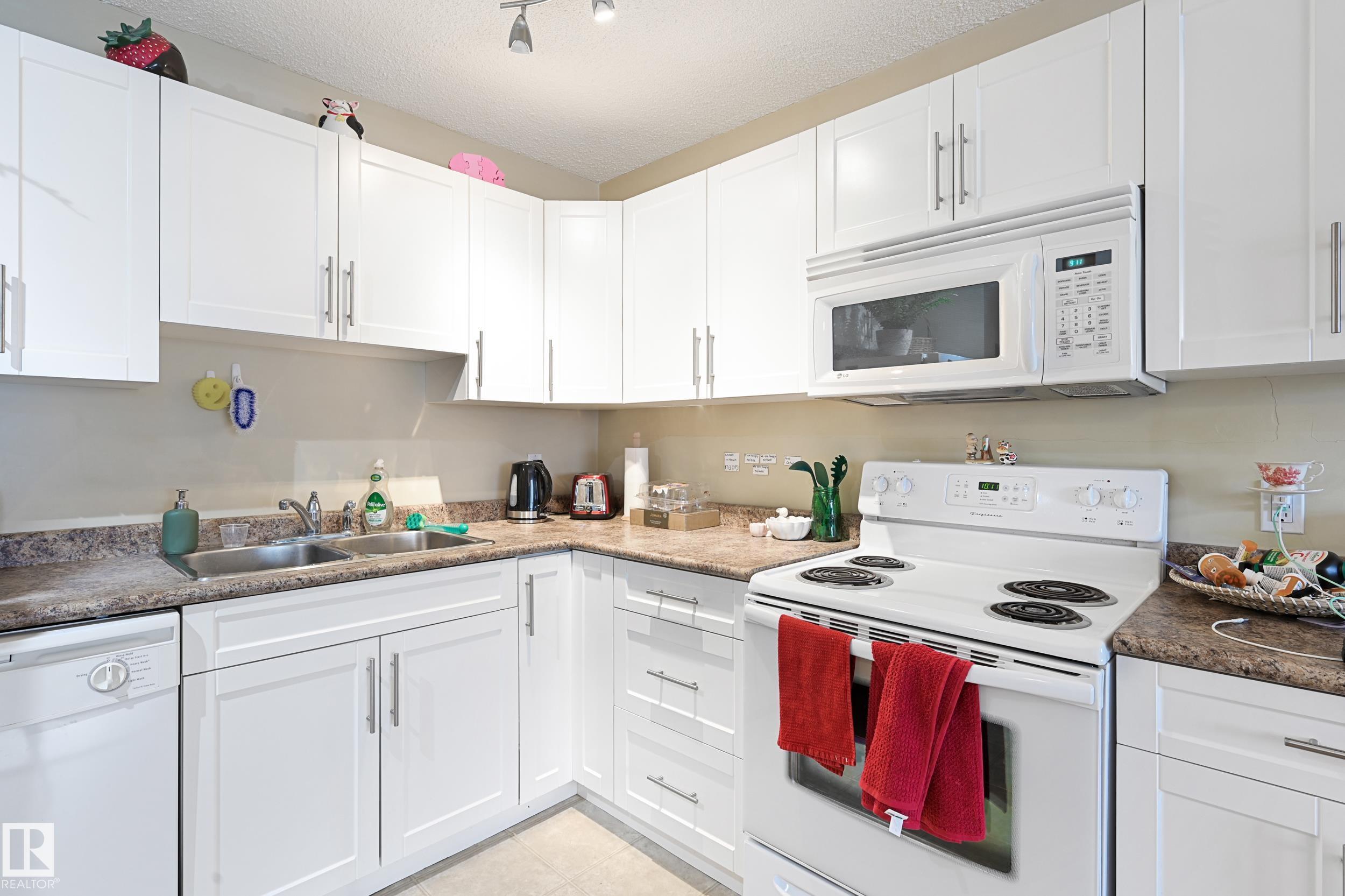 901 - 9710 105 Street NW, Downtown, Edmonton