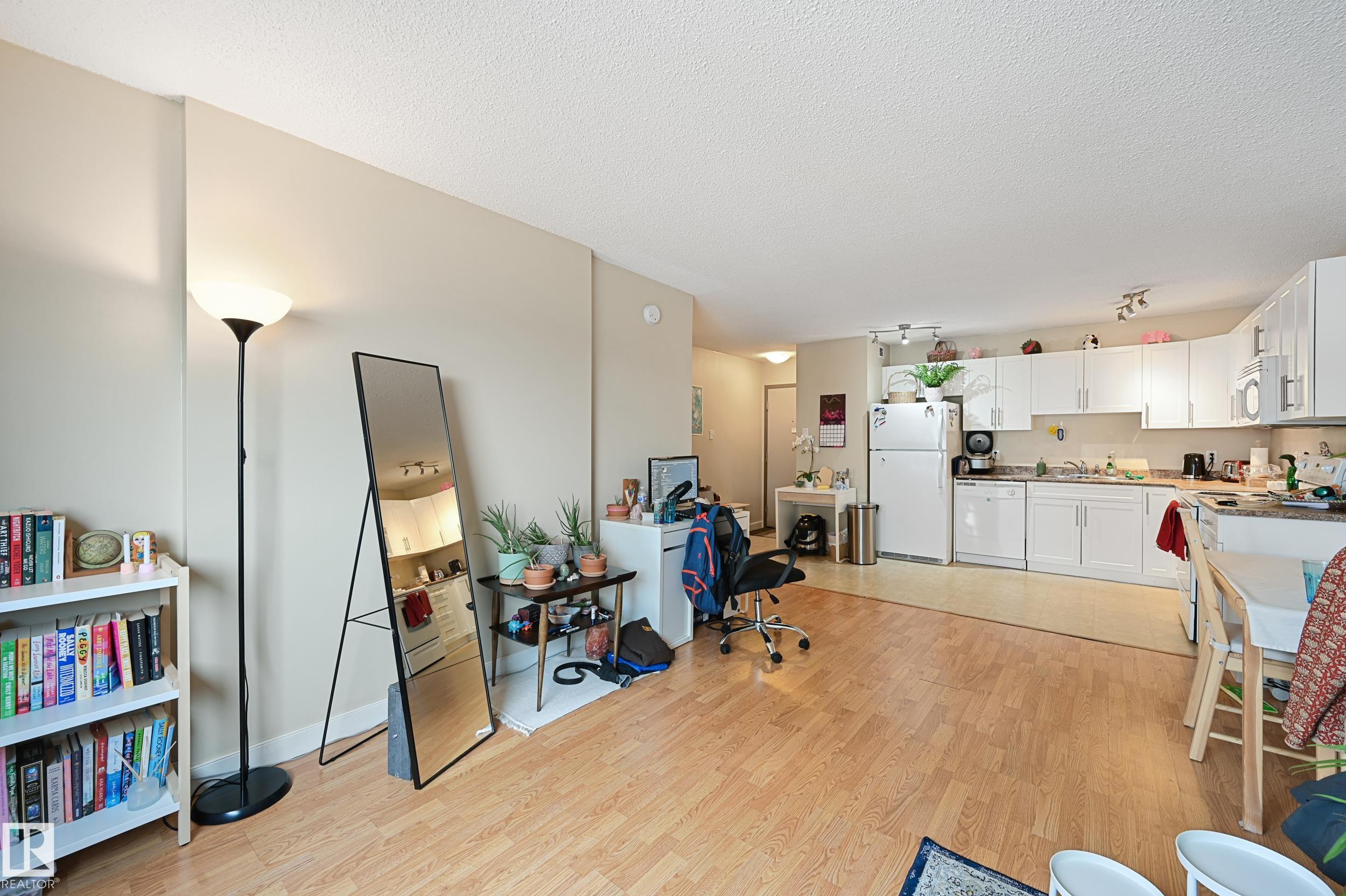 Photo 8 at 901 - 9710 105 Street NW, Downtown, Edmonton