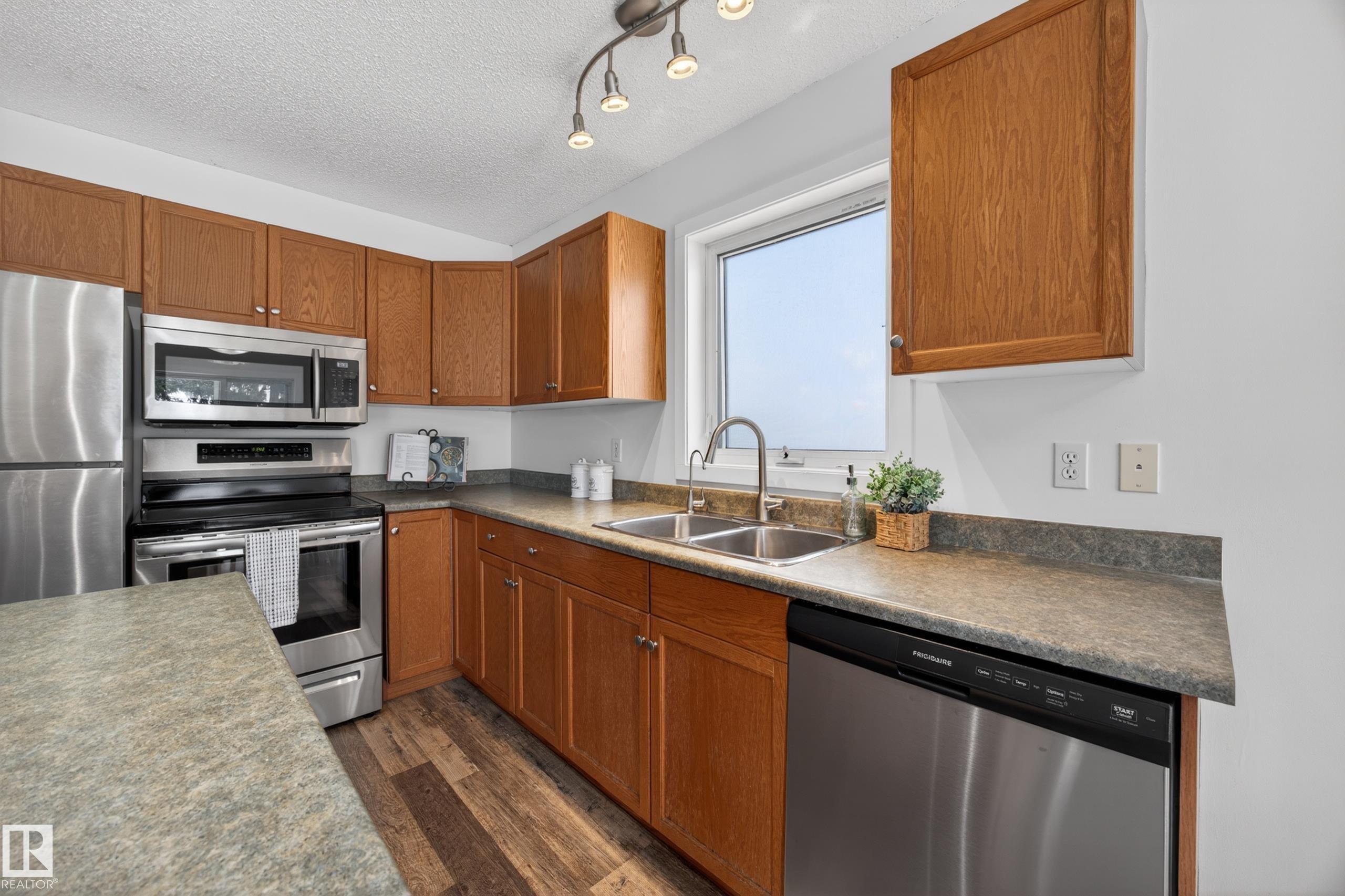 Photo 13 at 39 - 4020 21 Street NW, Larkspur, Edmonton