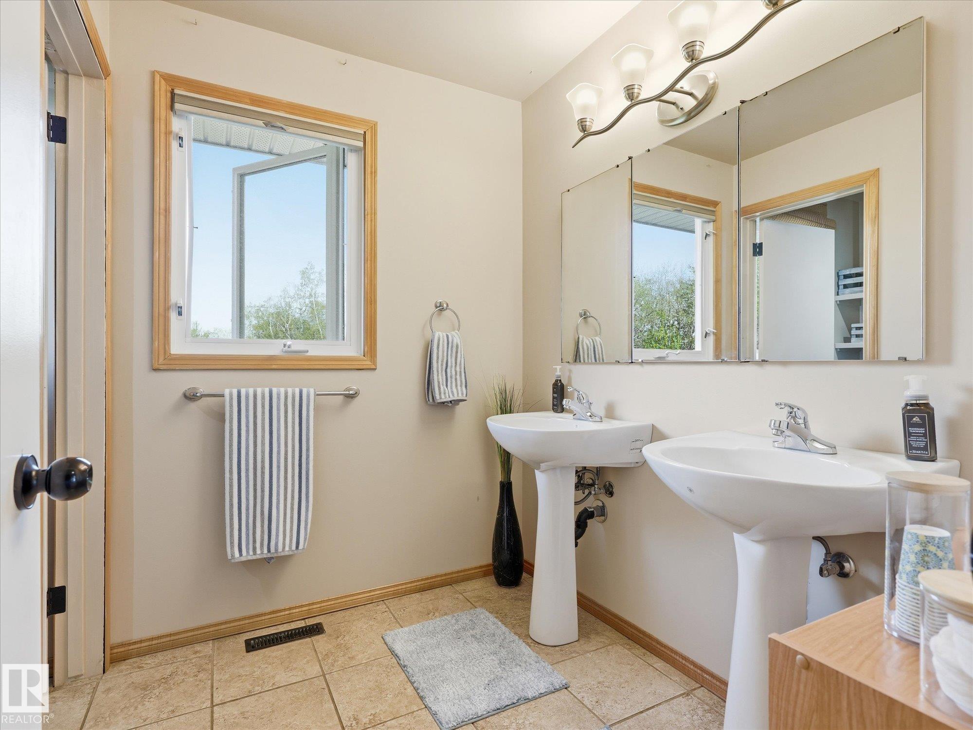 Photo 32 at 51408 Rge Road 224, None, Rural Strathcona County