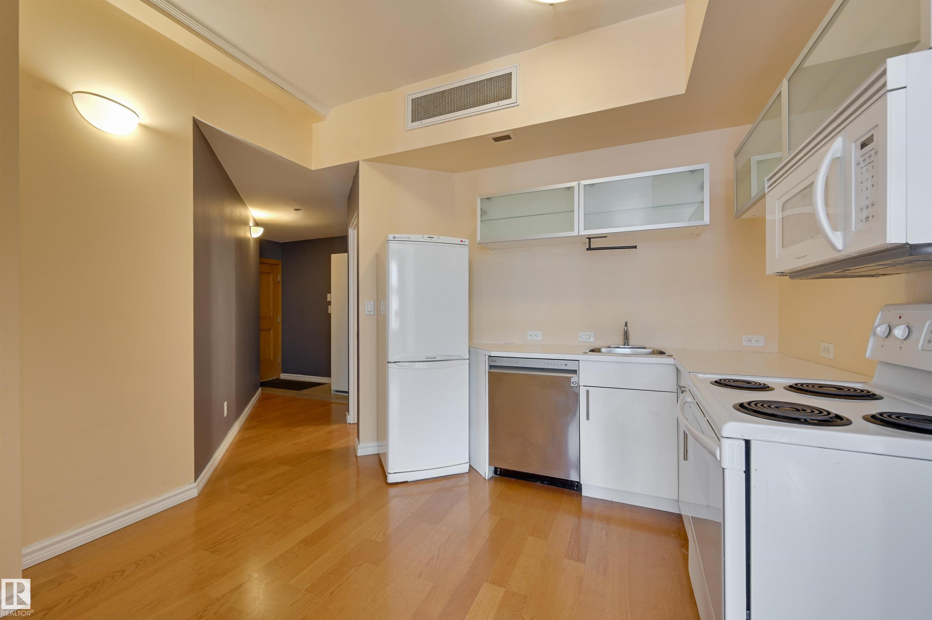 Photo 16 at 902 - 10134 100 Street NW, Downtown, Edmonton