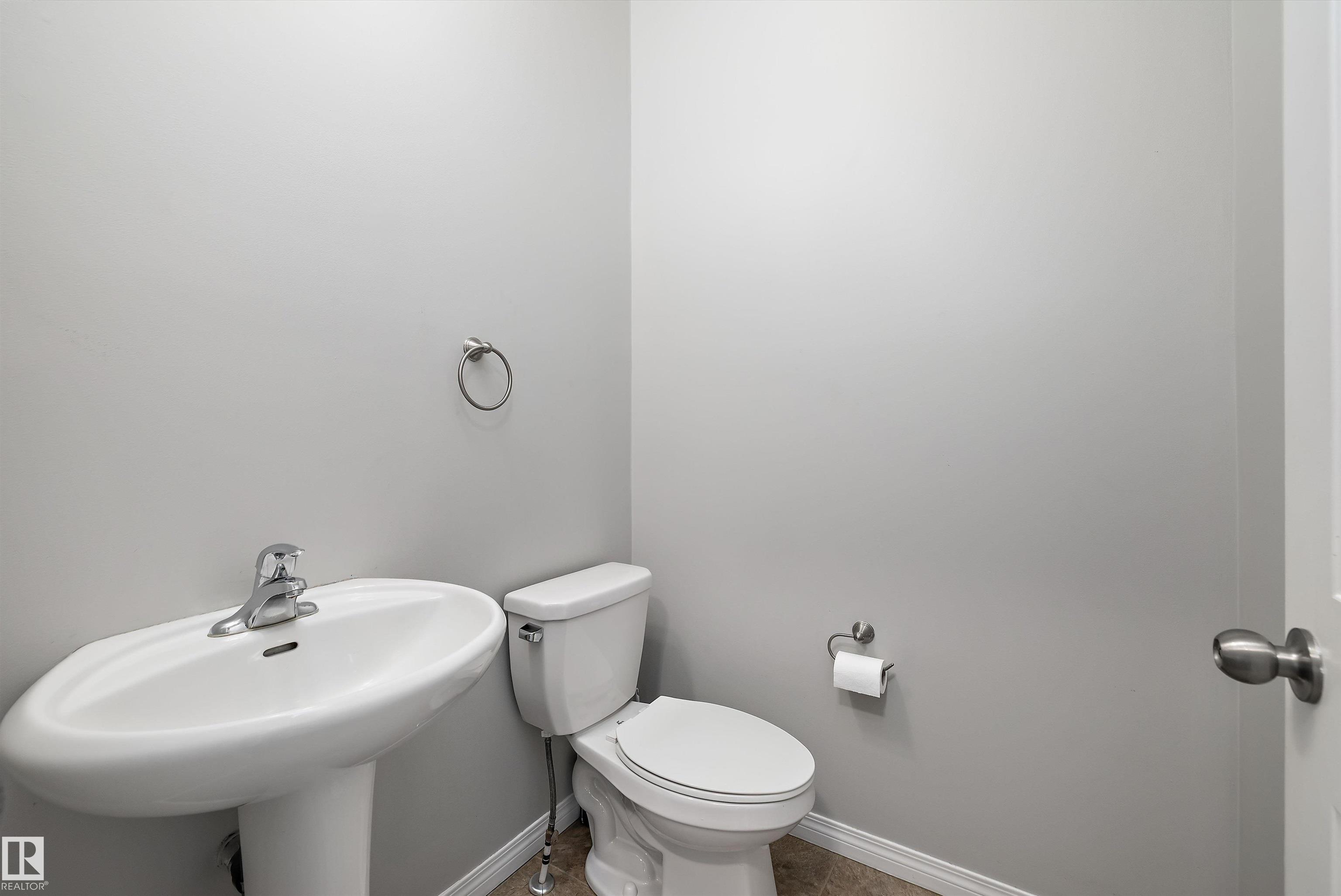 Photo 6 at 7562 Ellesmere Way, Emerald Hills, Sherwood Park