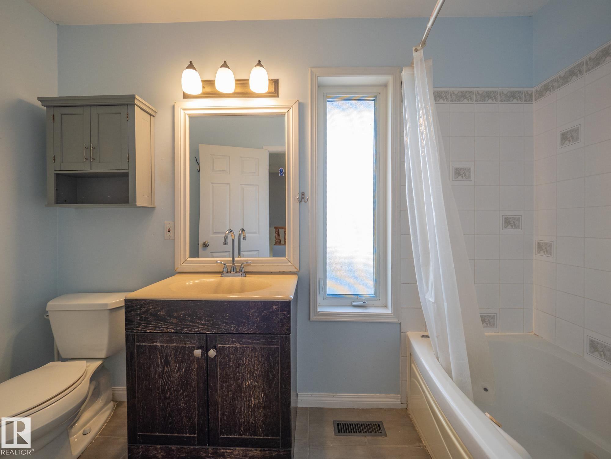 Photo 22 at 129 Regency Drive, Regency Park, Sherwood Park