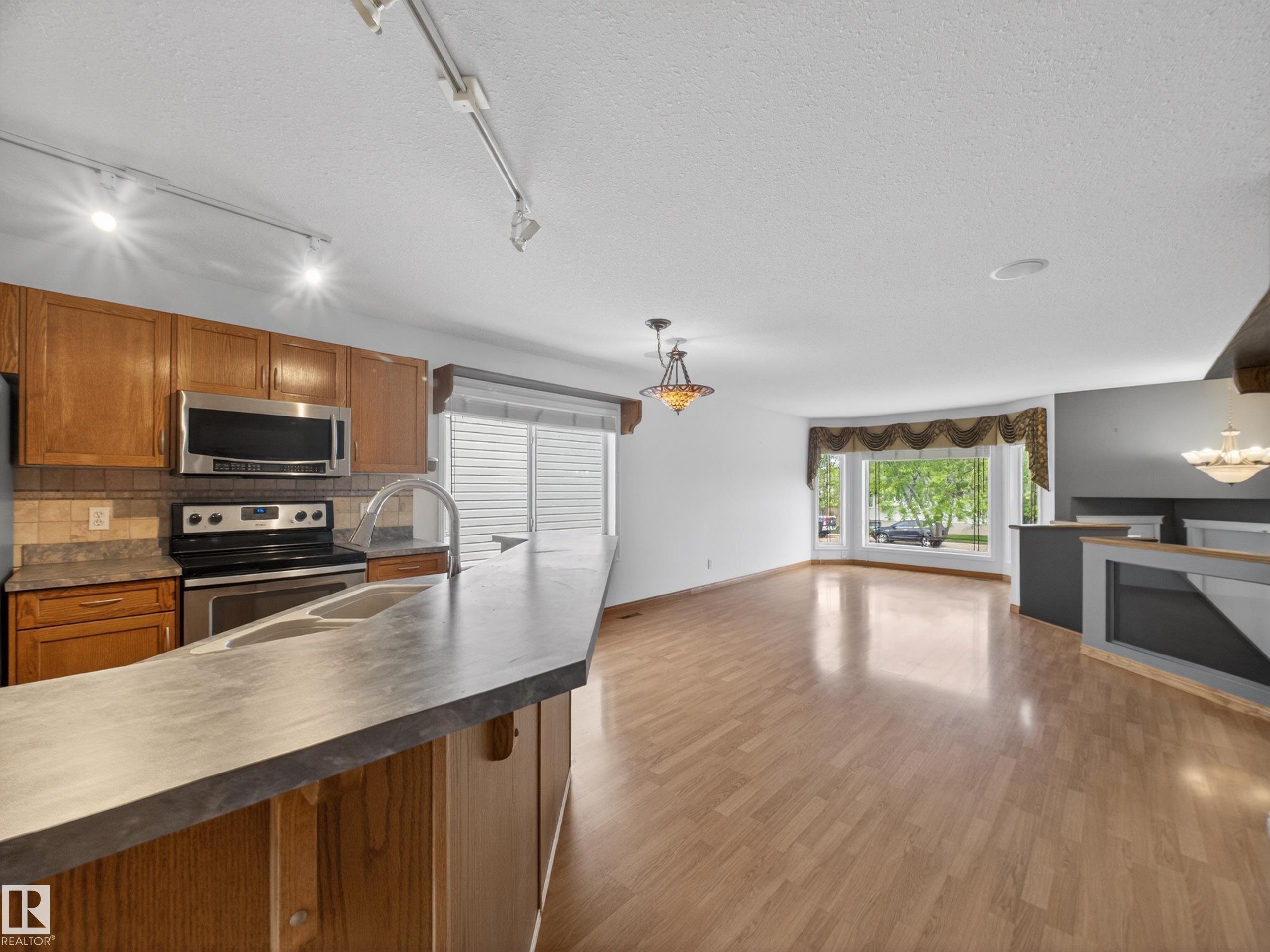 Photo 11 at 108 Ridgepoint Way, The Ridge, Sherwood Park