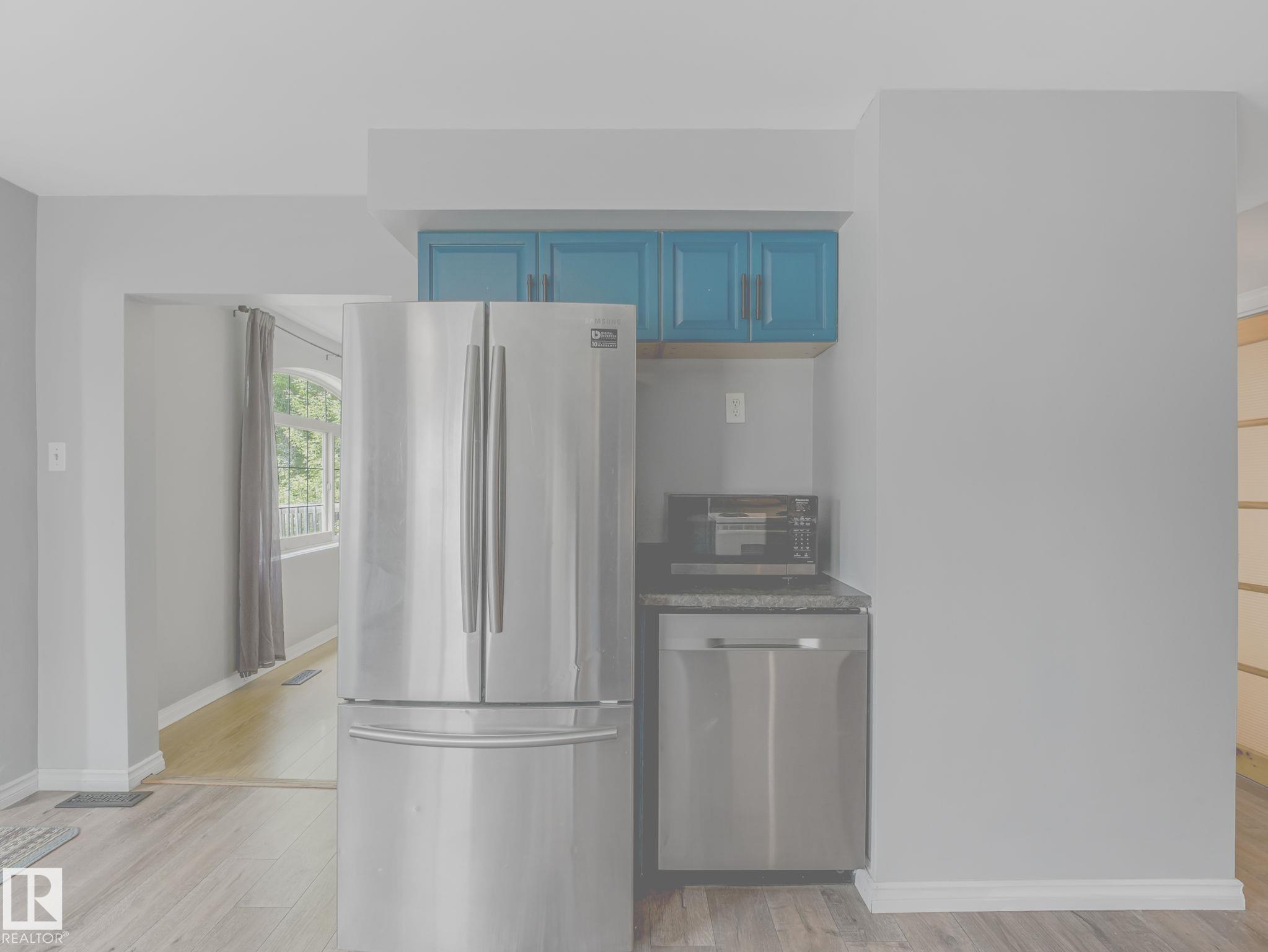 Photo 10 at 9911 161 Street NW, Glenwood, Edmonton