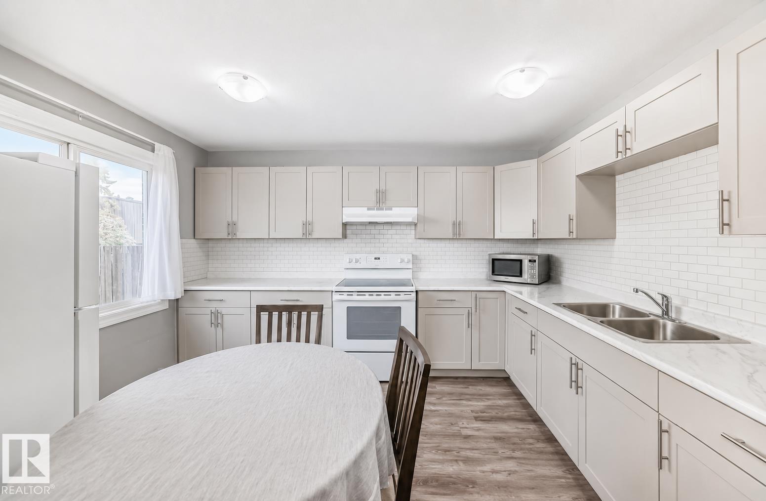 Photo 11 at 167 Roseland Village NW, Northmount, Edmonton