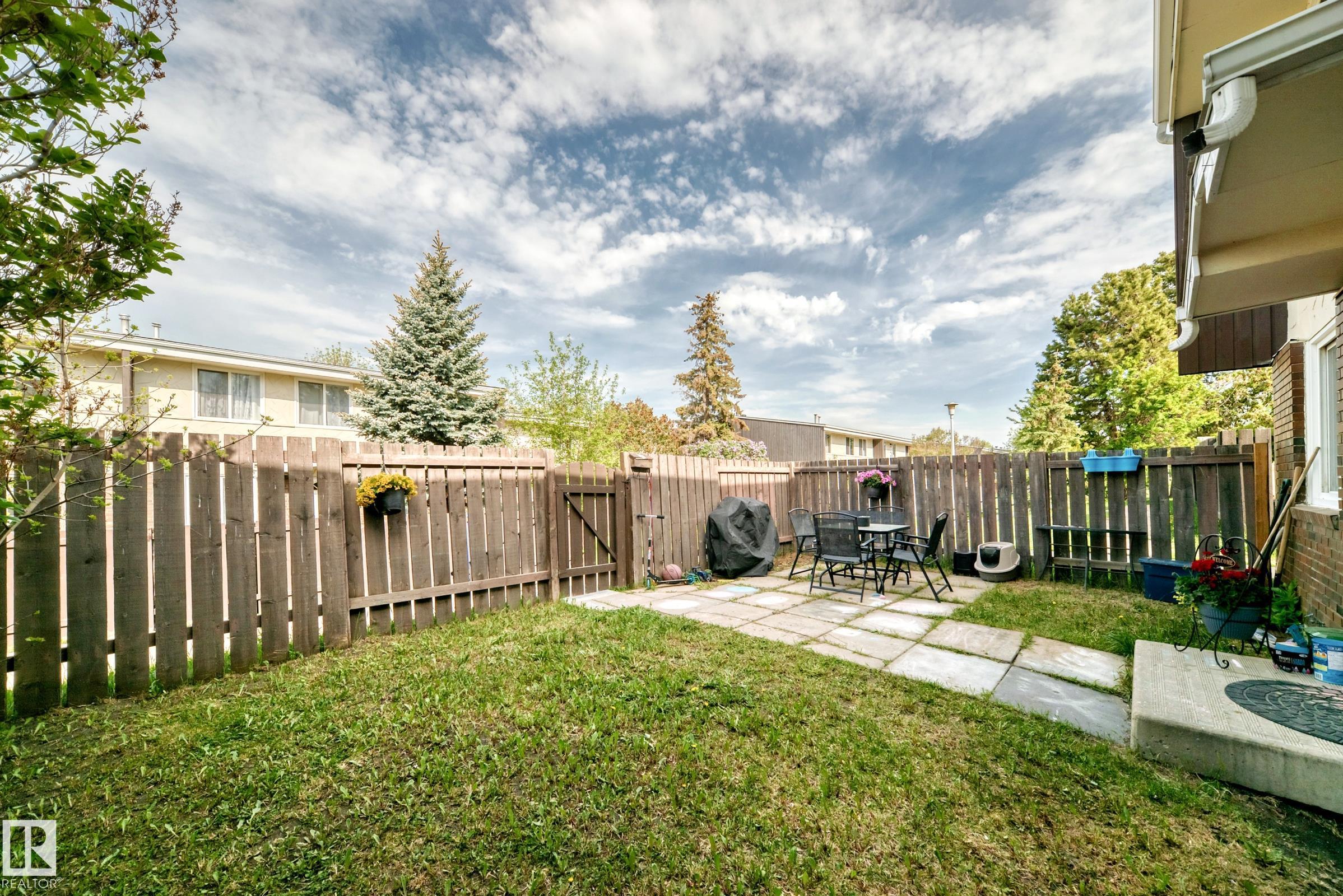 https://zimg.paragon.ice.com/ParagonImages/Property/PM/RAE/225403242/35/0/0/d025830a3ab99e9263e8157b657d652a/1/724acd6c5b804f0d43b8edfe4c3fcd7d/225403242-8adf22e6-9f38-4ac6-8b48-5879c8af96bf.JPG