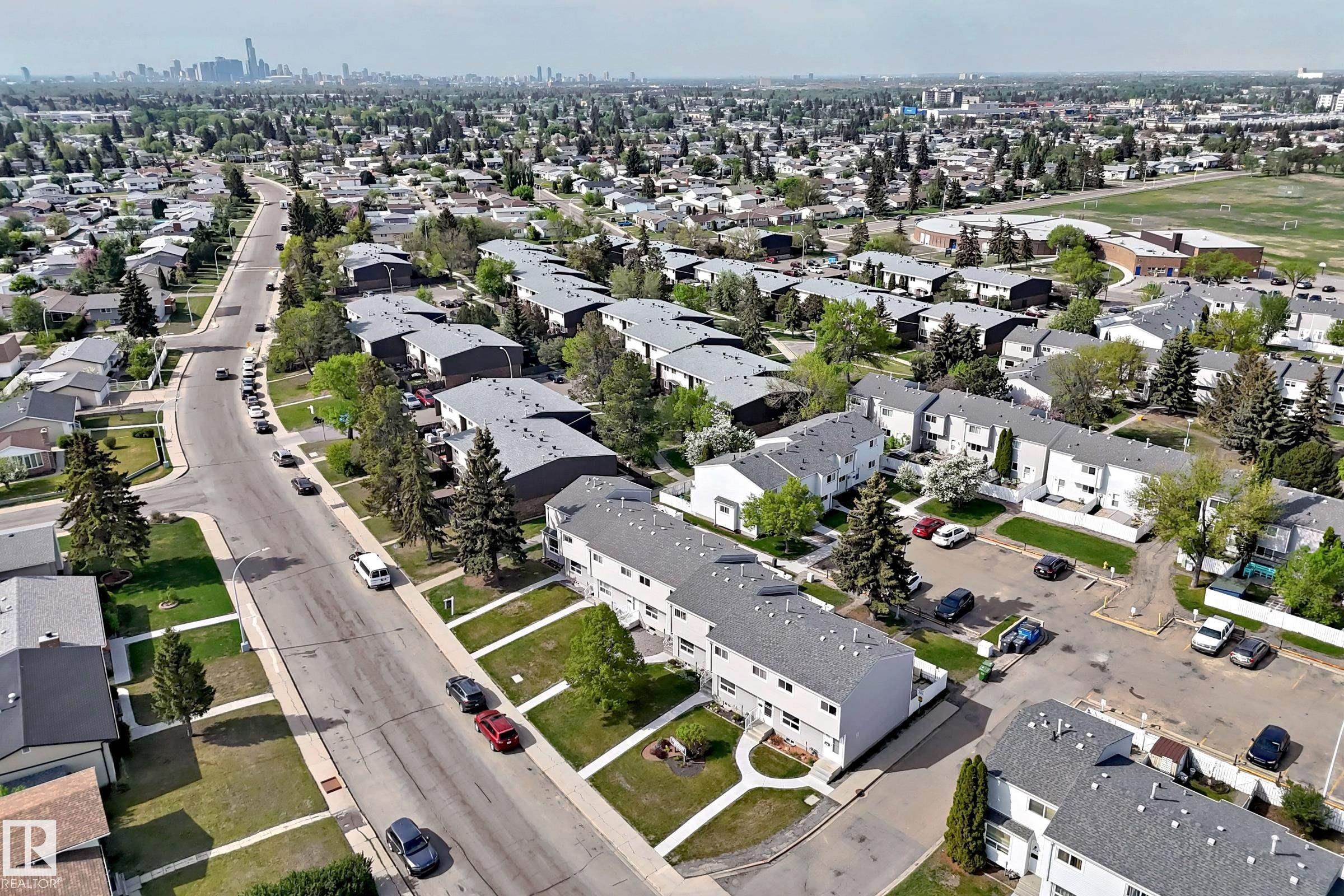 https://zimg.paragon.ice.com/ParagonImages/Property/PM/RAE/225403242/48/0/0/3bc7606a04abd69f740ef2961823388c/1/724acd6c5b804f0d43b8edfe4c3fcd7d/225403242-d03b4001-6f62-4610-8bef-6fd0186a1018.JPG