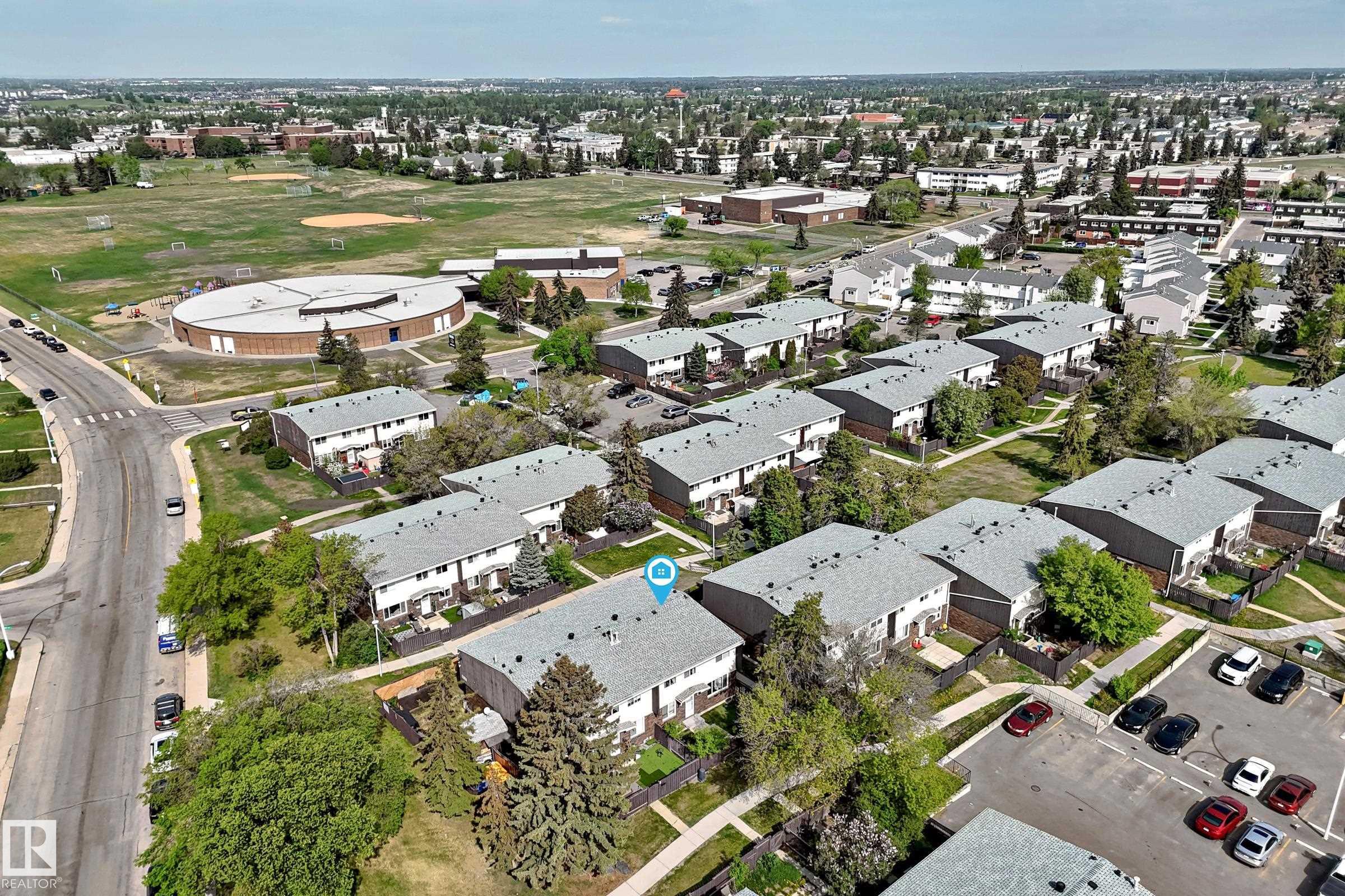 https://zimg.paragon.ice.com/ParagonImages/Property/PM/RAE/225403242/50/0/0/2fc7b86706bd4e74257feee6175f9a5c/1/724acd6c5b804f0d43b8edfe4c3fcd7d/225403242-23fa3dd9-f477-461a-bcc5-cbdd28c8a182.JPG