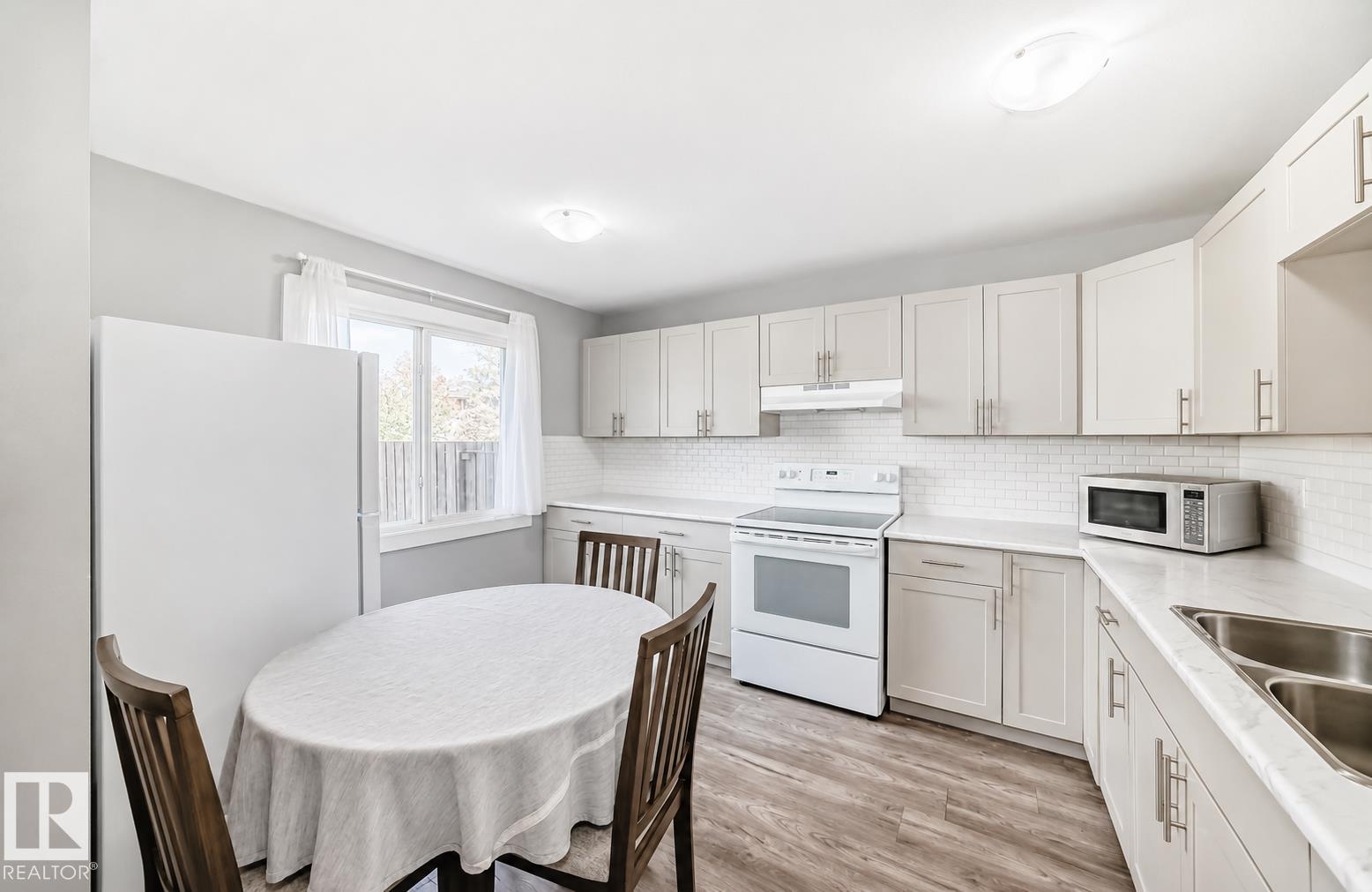 Photo 10 at 167 Roseland Village NW, Northmount, Edmonton