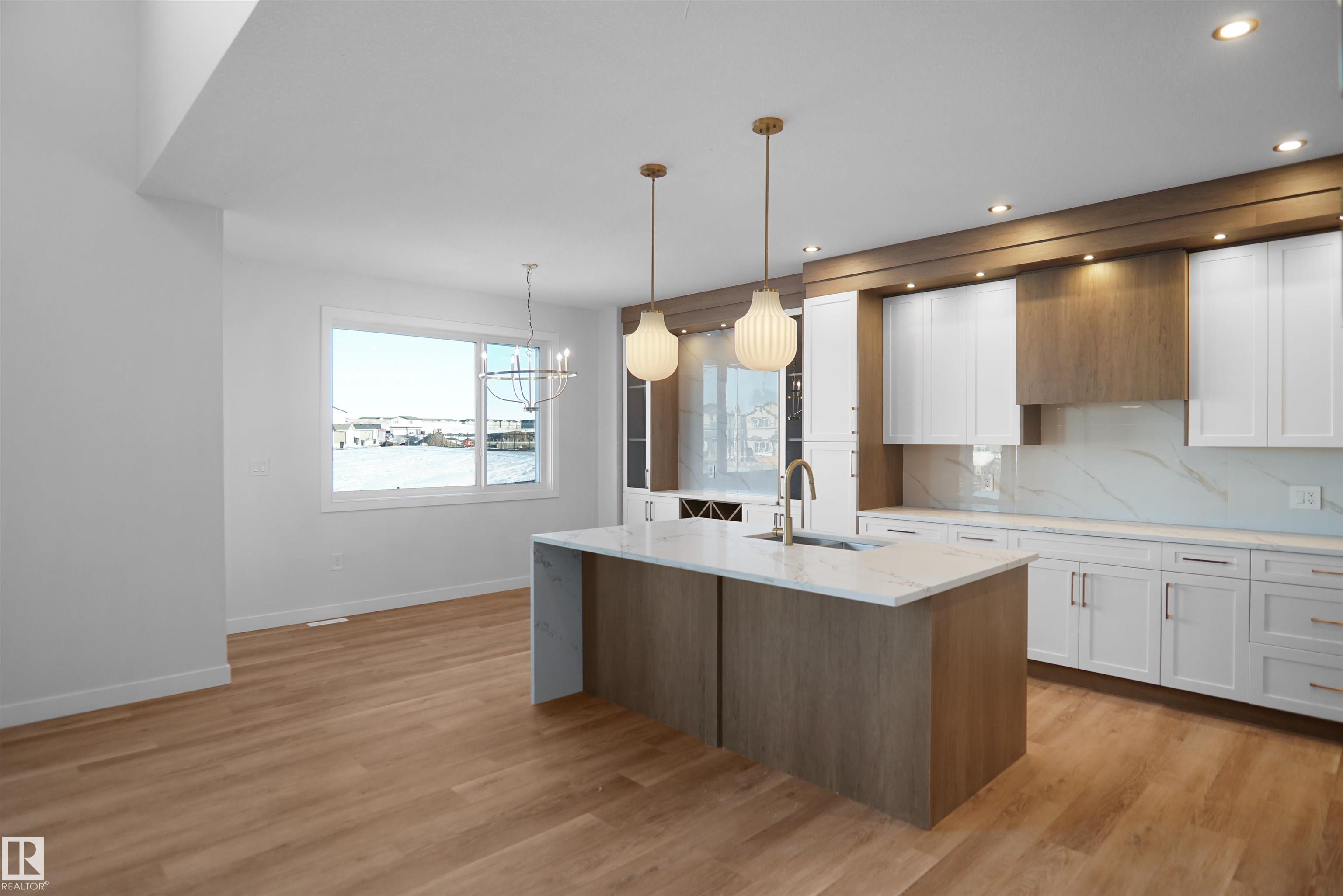 Photo 7 at 6403 29 Avenue SW, Mattson, Edmonton