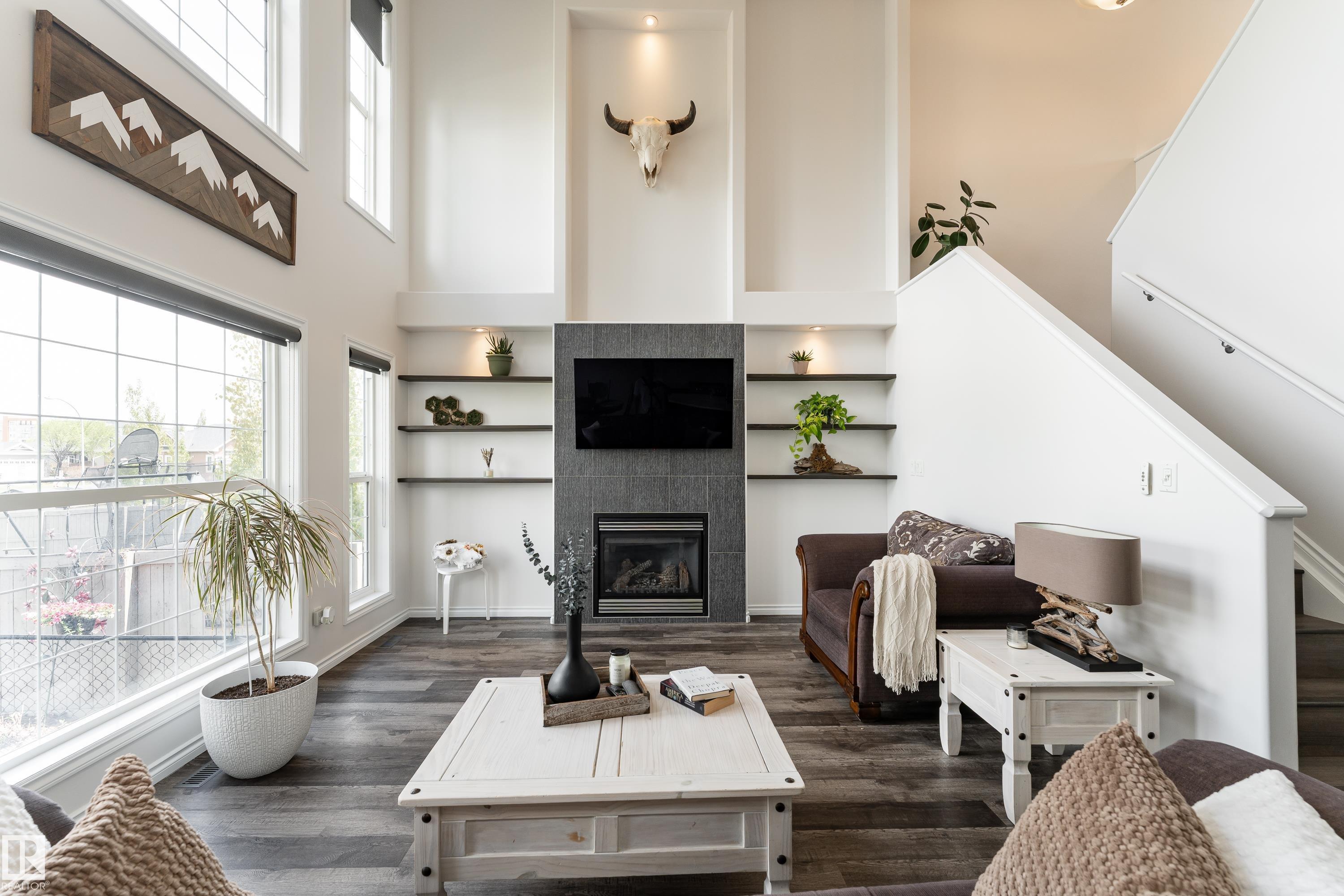 1212 APPLETON Close, Sherwood Park, AB T8H 0G5