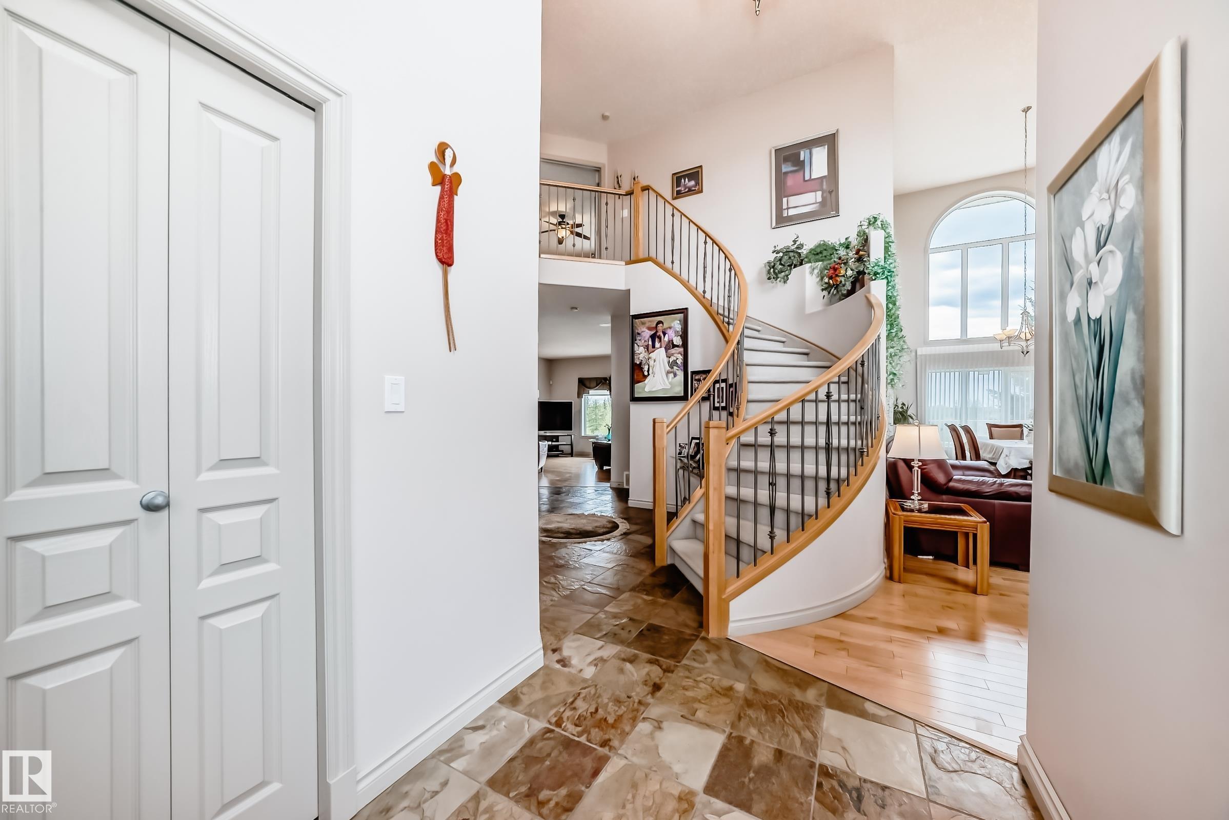 15516 135 Street NW, Carlton, Edmonton
