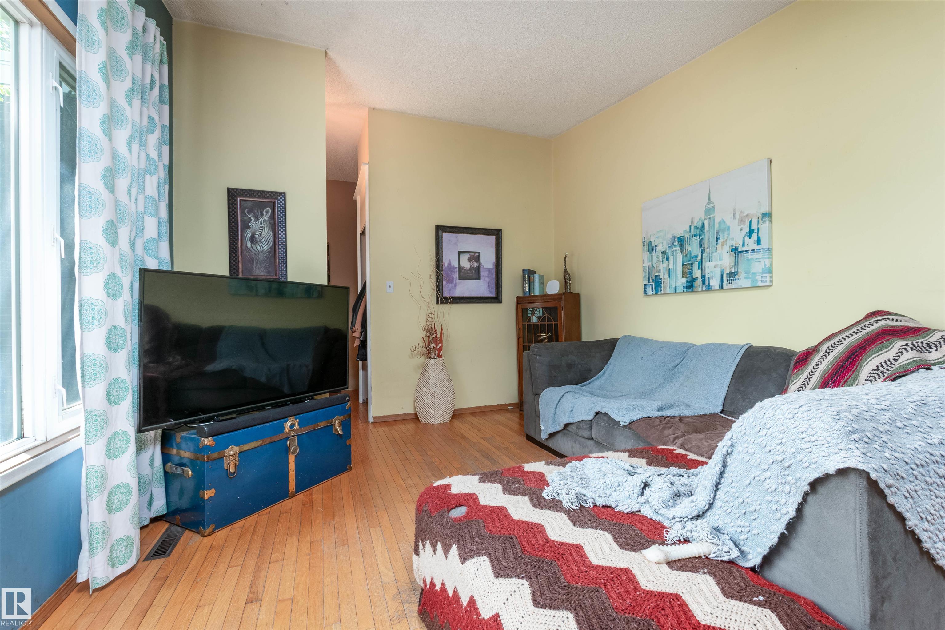 Photo 11 at 4 Crane Road, Brentwood, Sherwood Park