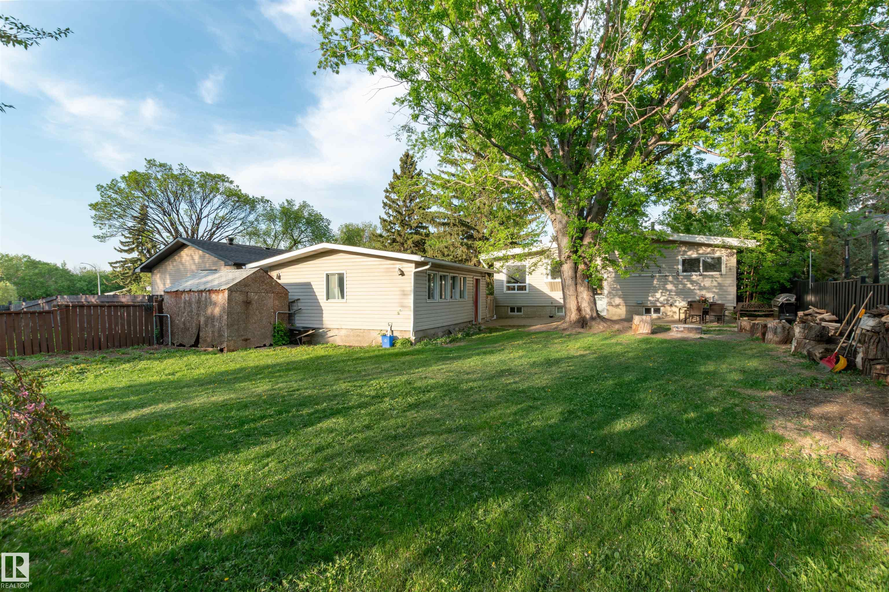 Photo 5 at 4 Crane Road, Brentwood, Sherwood Park