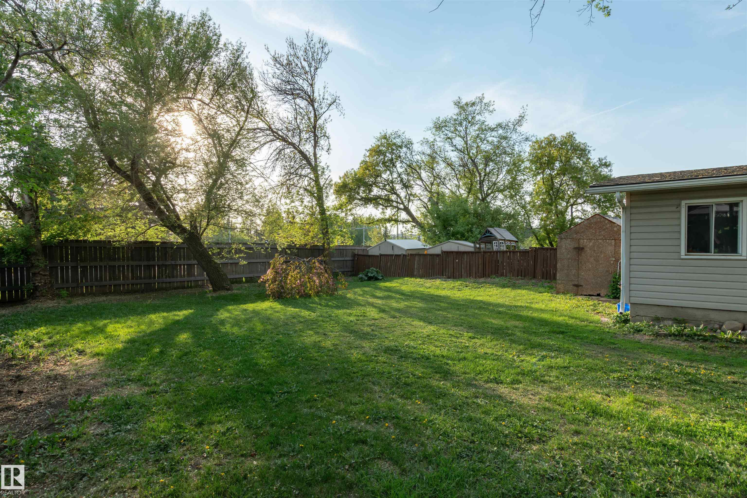 Photo 7 at 4 Crane Road, Brentwood, Sherwood Park