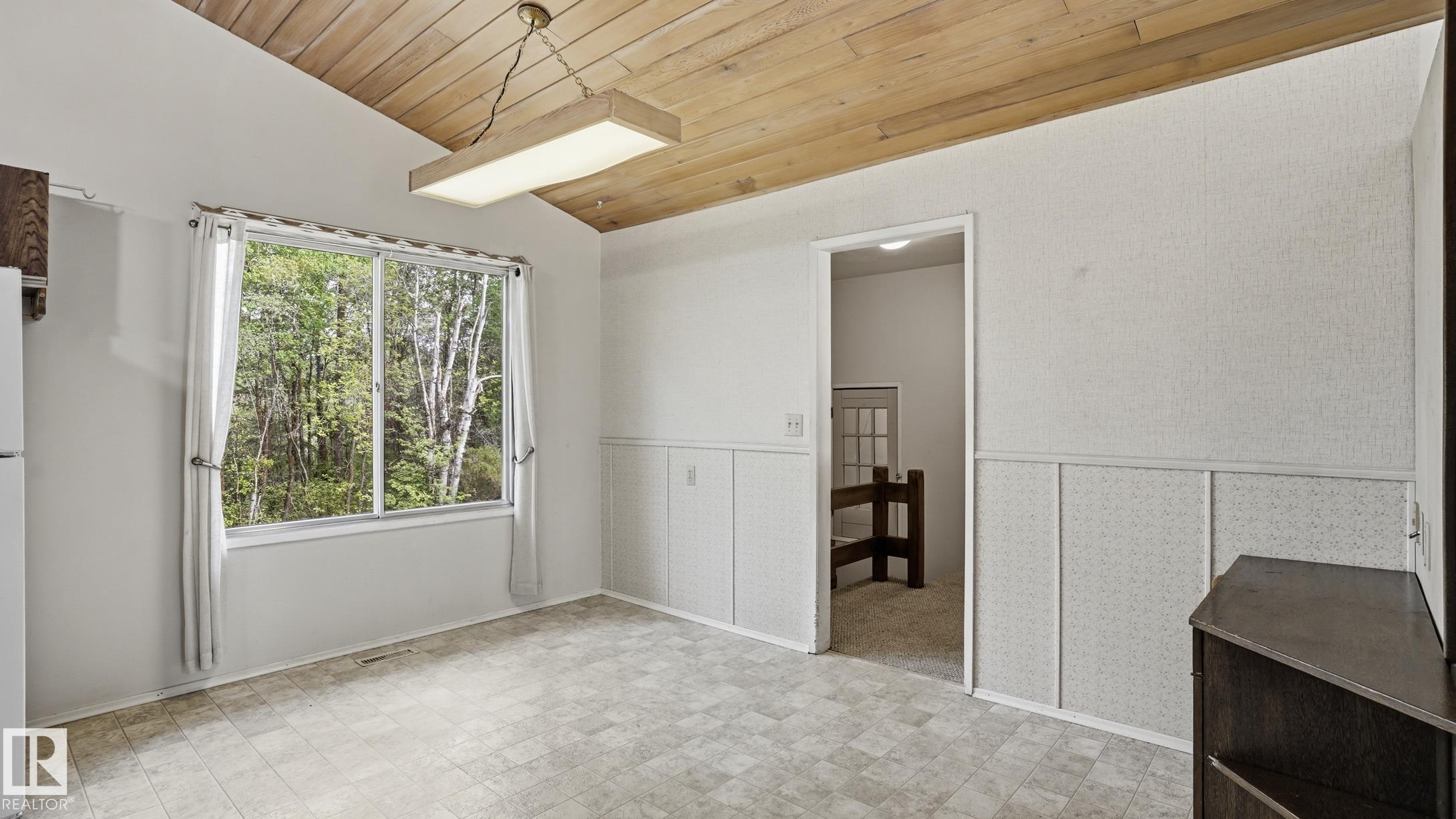 Photo 10 at 53268 Rge Road 211, None, Rural Strathcona County