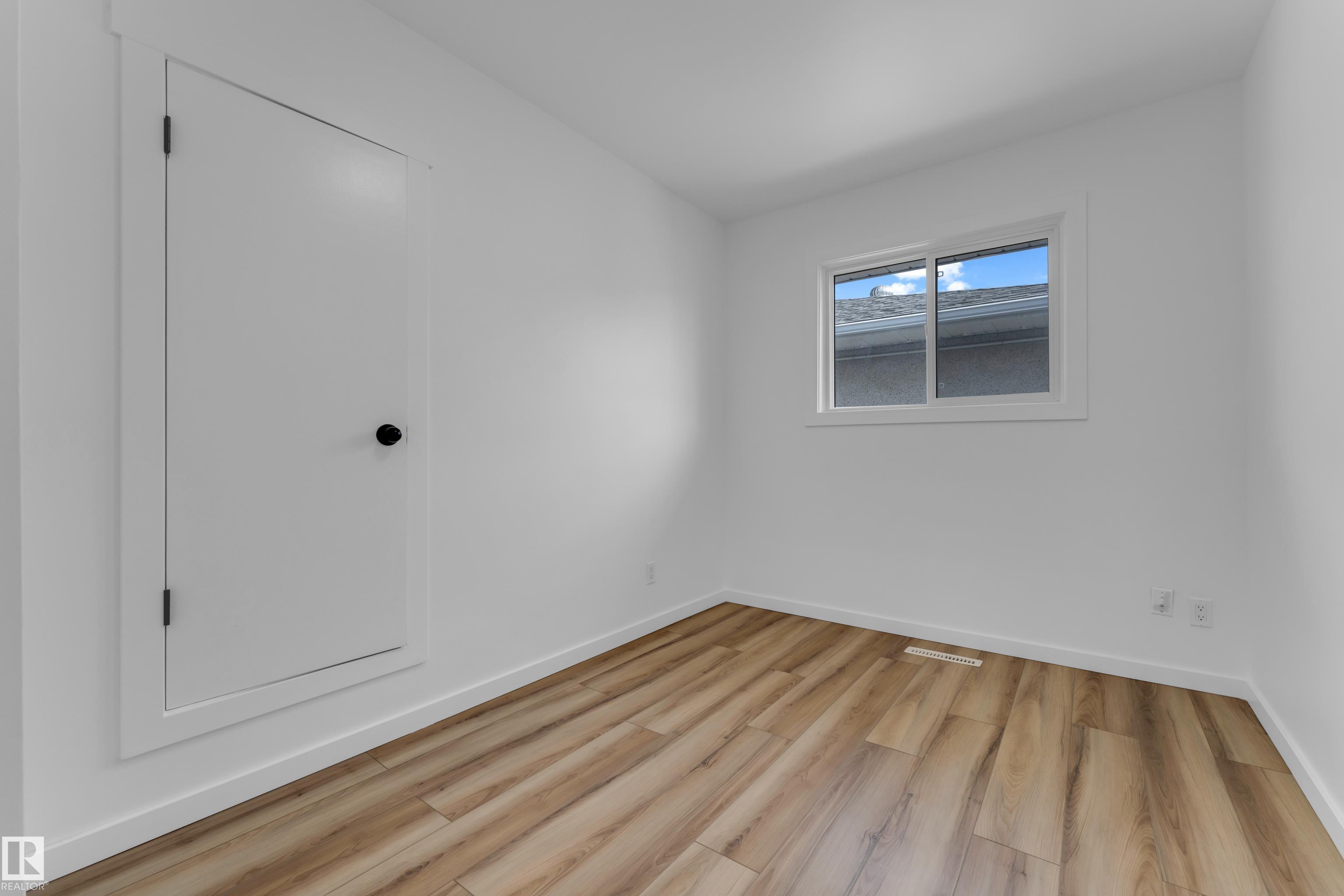 Photo 11 at 13116 128a Avenue NW, Athlone, Edmonton