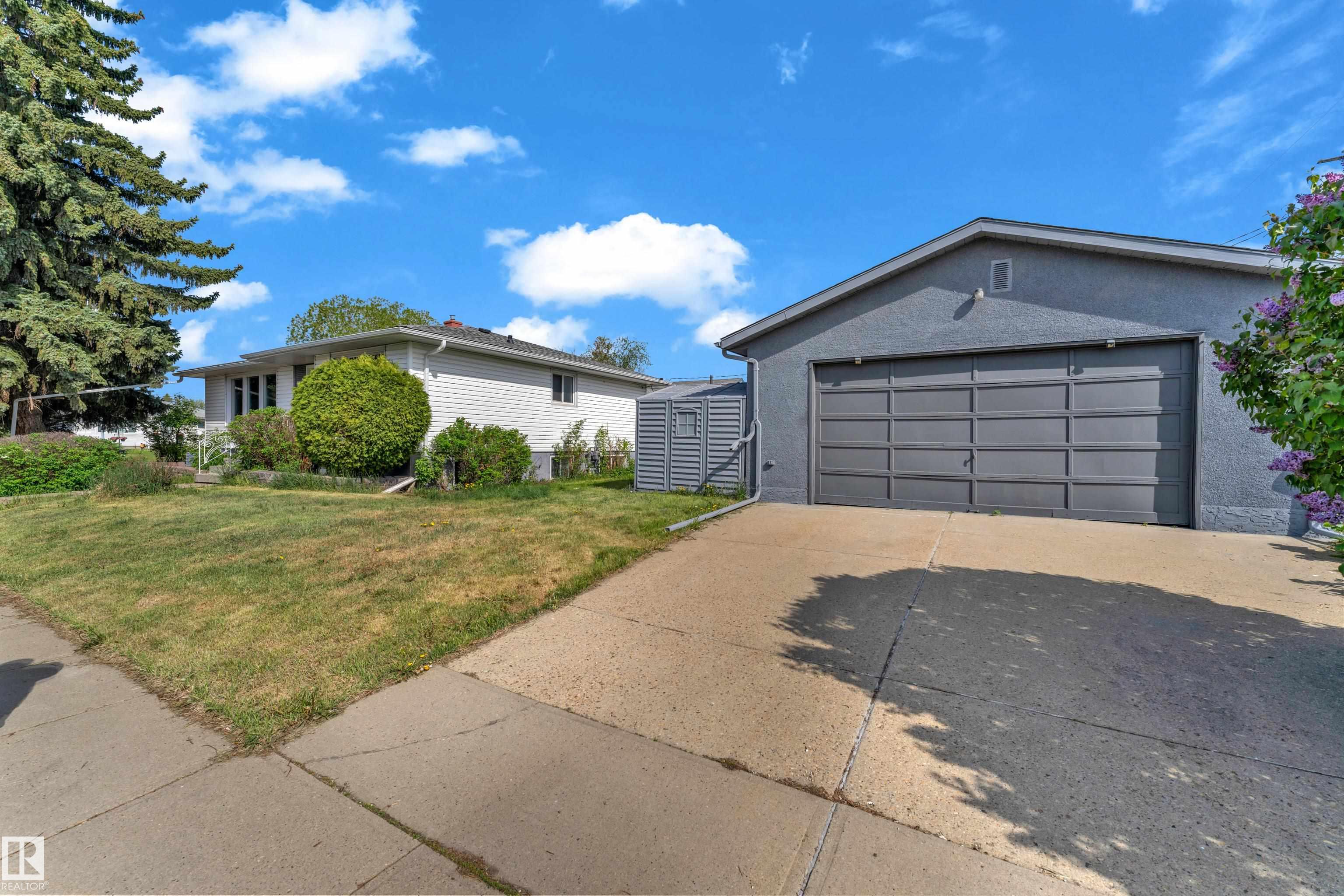 Photo 34 at 13116 128a Avenue NW, Athlone, Edmonton