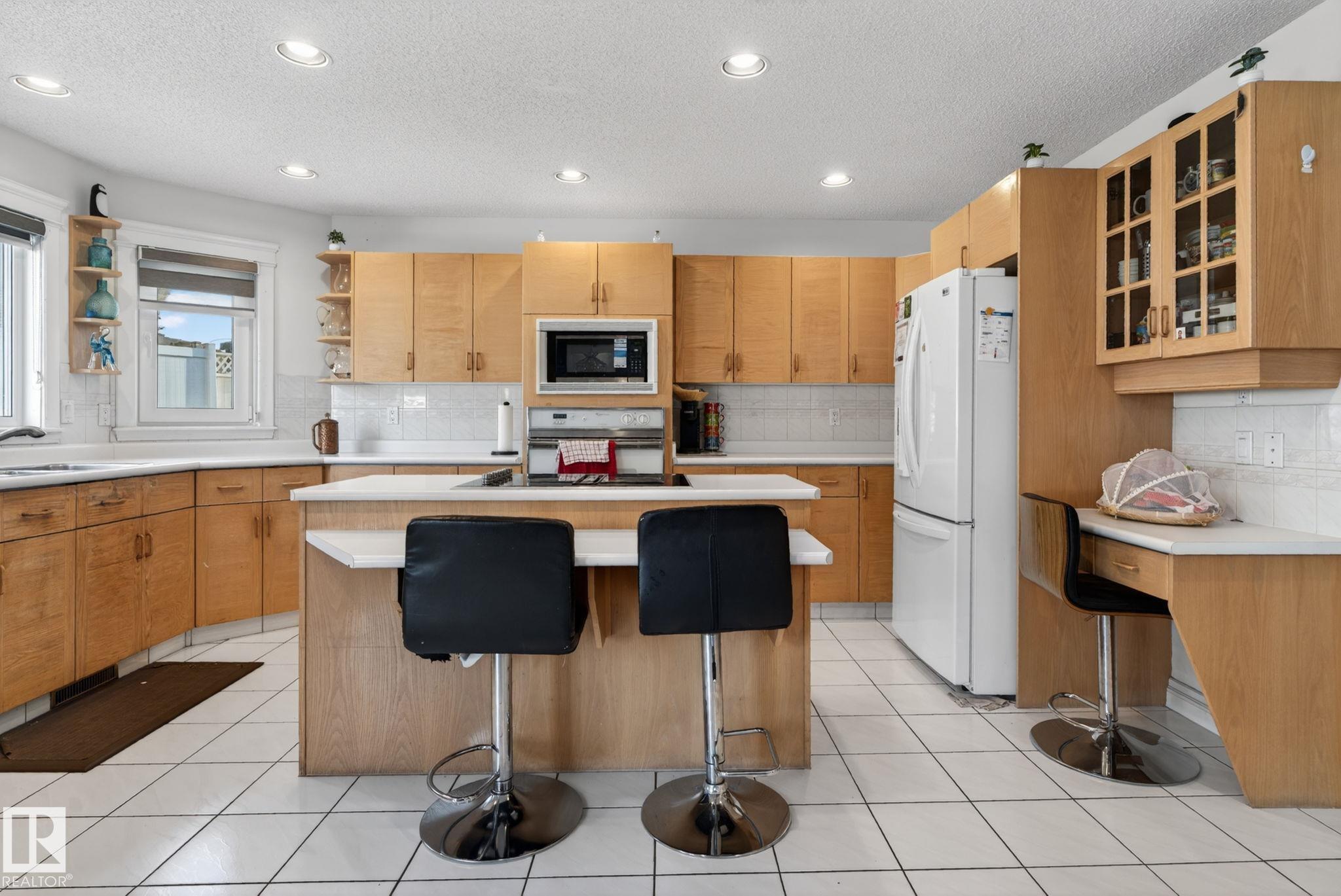 Photo 13 at 4615 43a Avenue NW, Jackson Heights, Edmonton