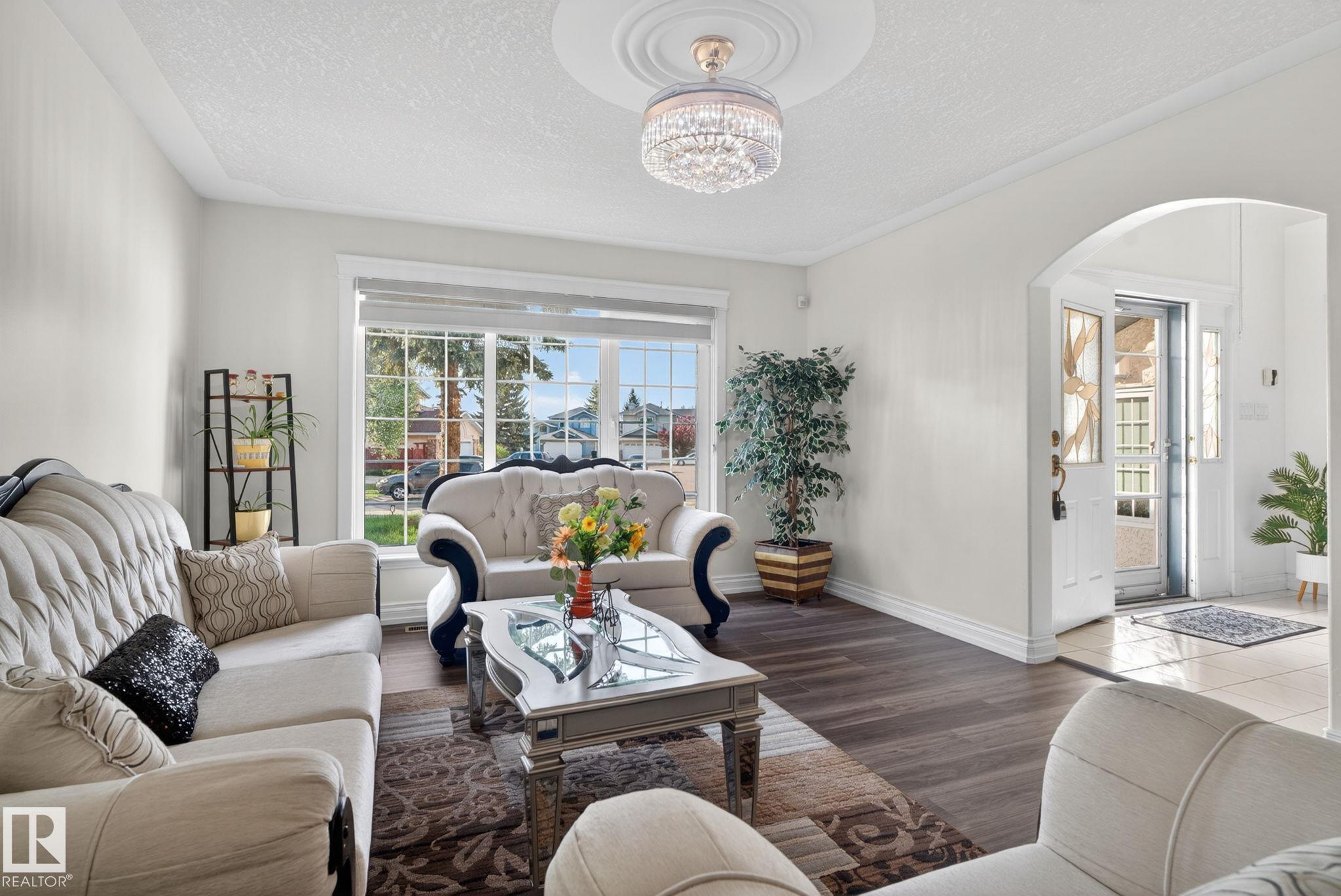 Photo 10 at 4615 43a Avenue NW, Jackson Heights, Edmonton