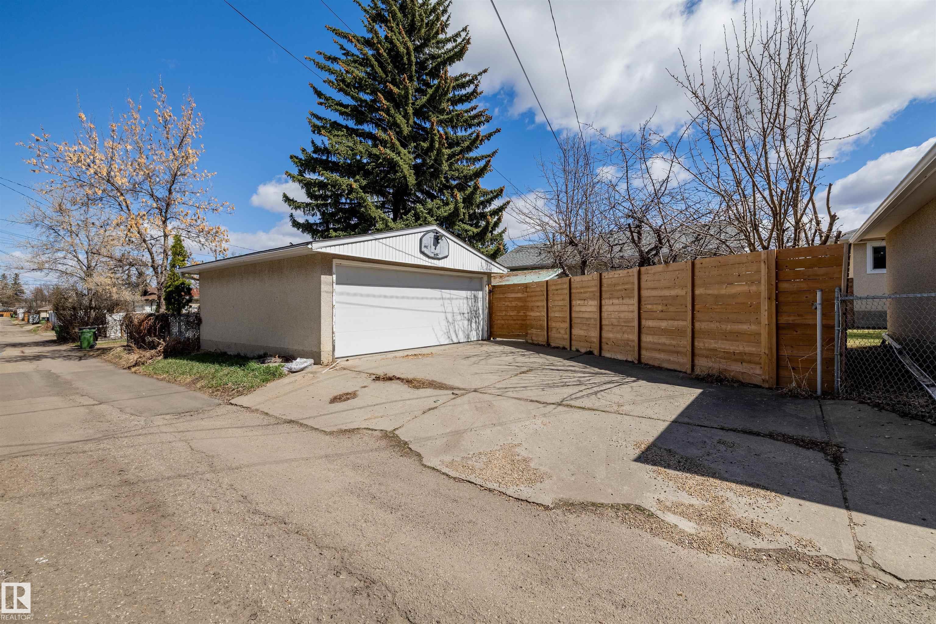 Photo 39 at 10130 62 Street NW, Fulton Place, Edmonton