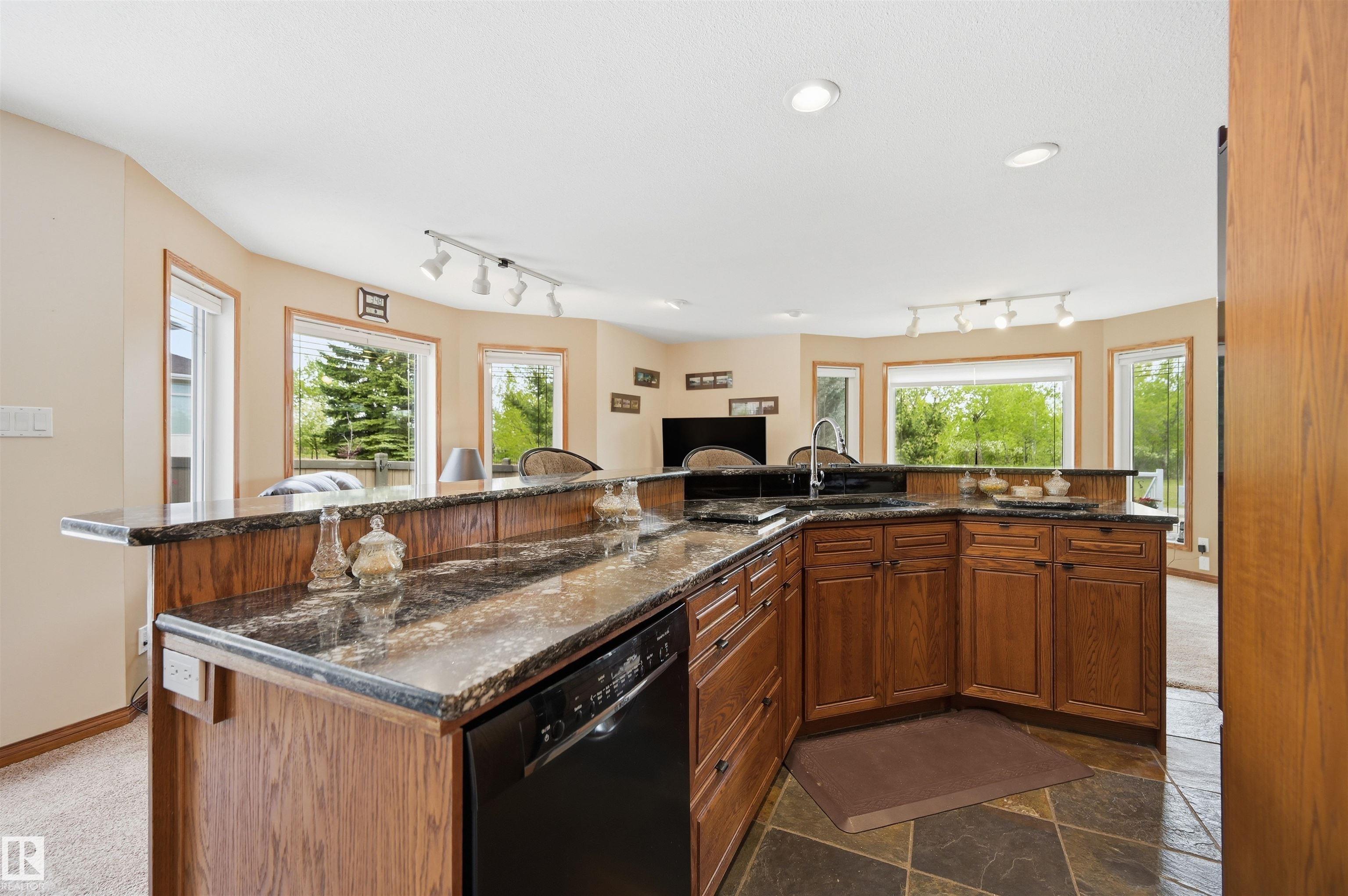 Photo 12 at 777 Butterworth Drive NW, Bulyea Heights, Edmonton