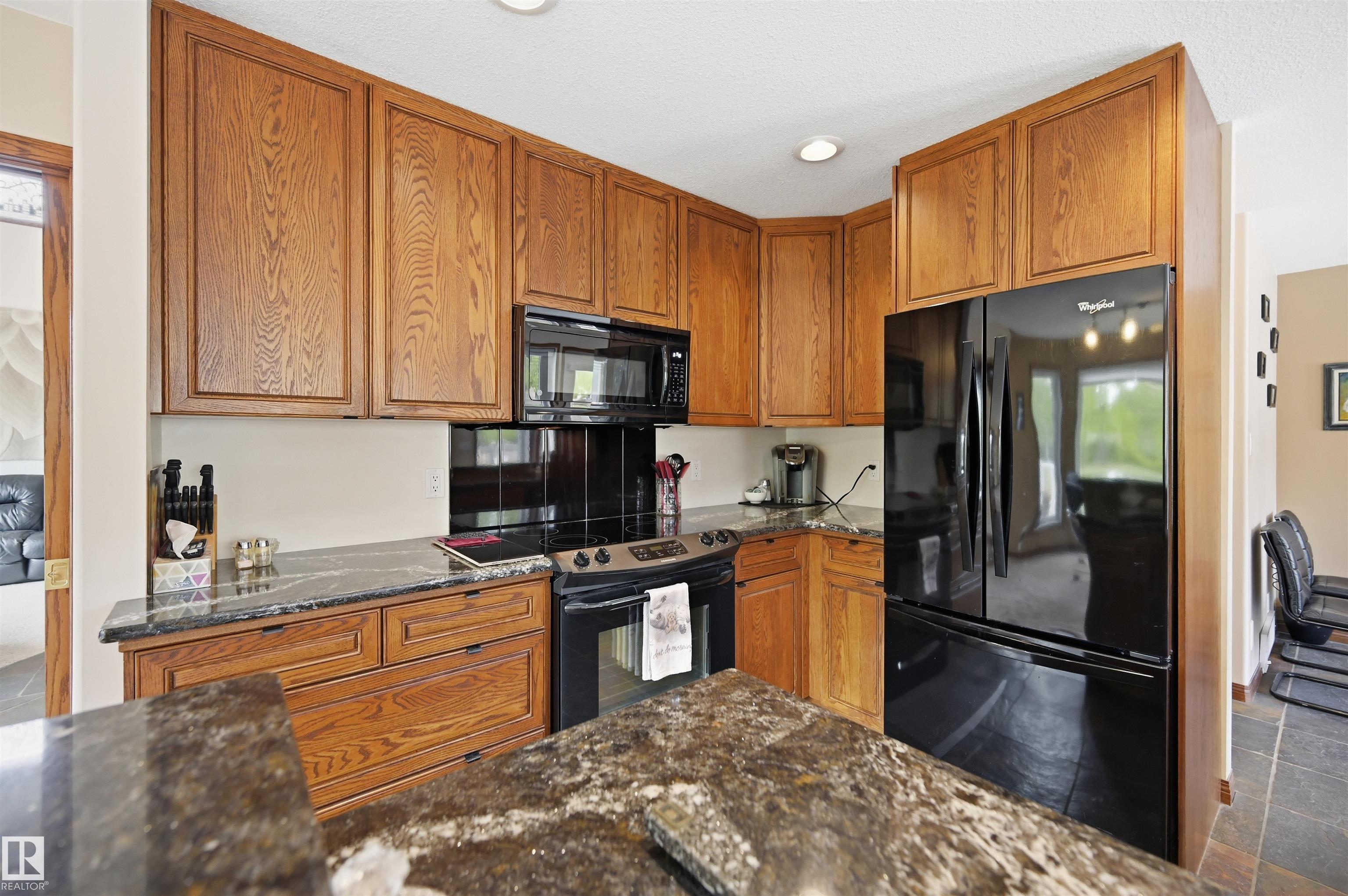 Photo 13 at 777 Butterworth Drive NW, Bulyea Heights, Edmonton