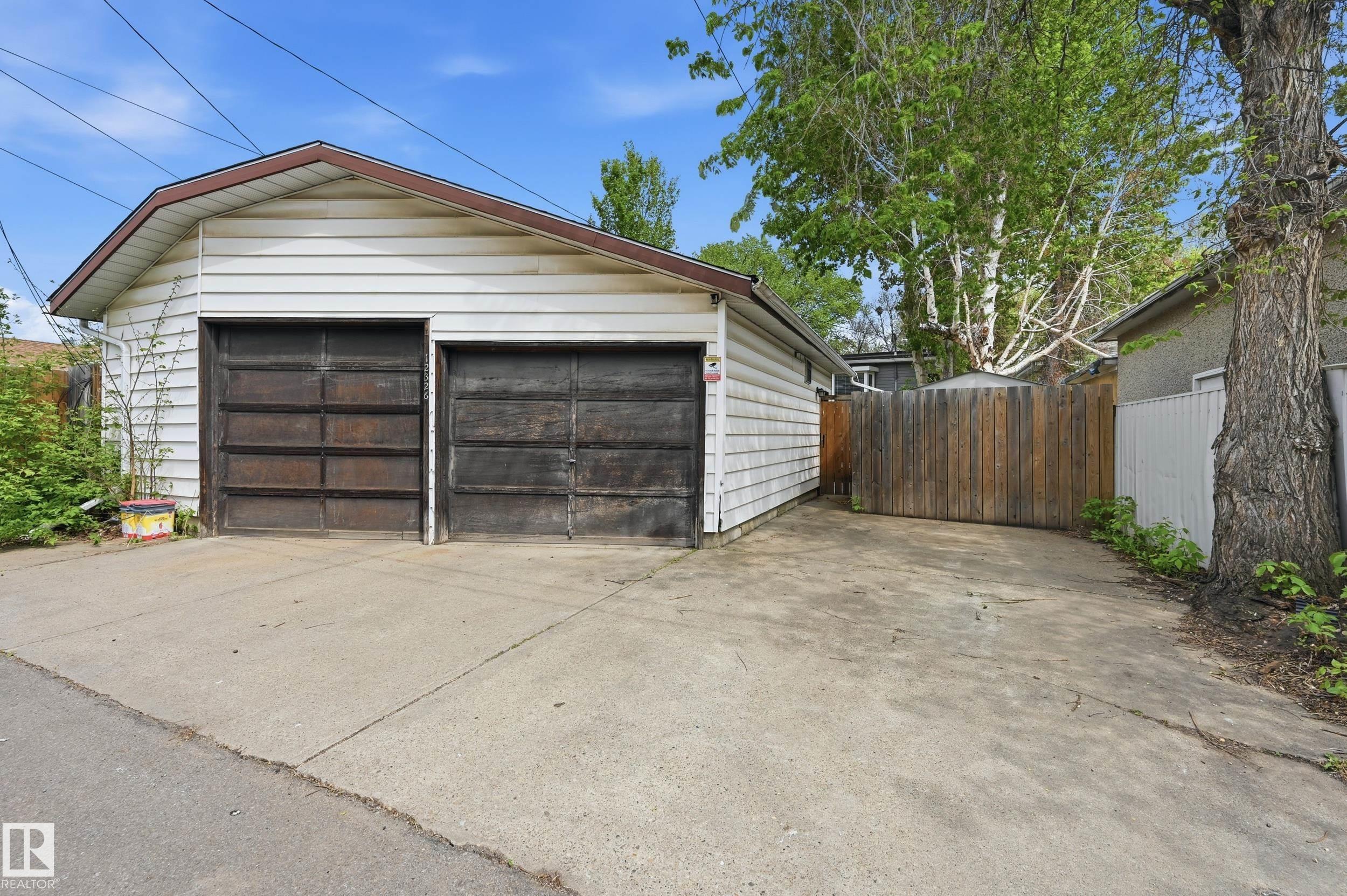 Photo 35 at 12326 92 Street NW, Delton, Edmonton