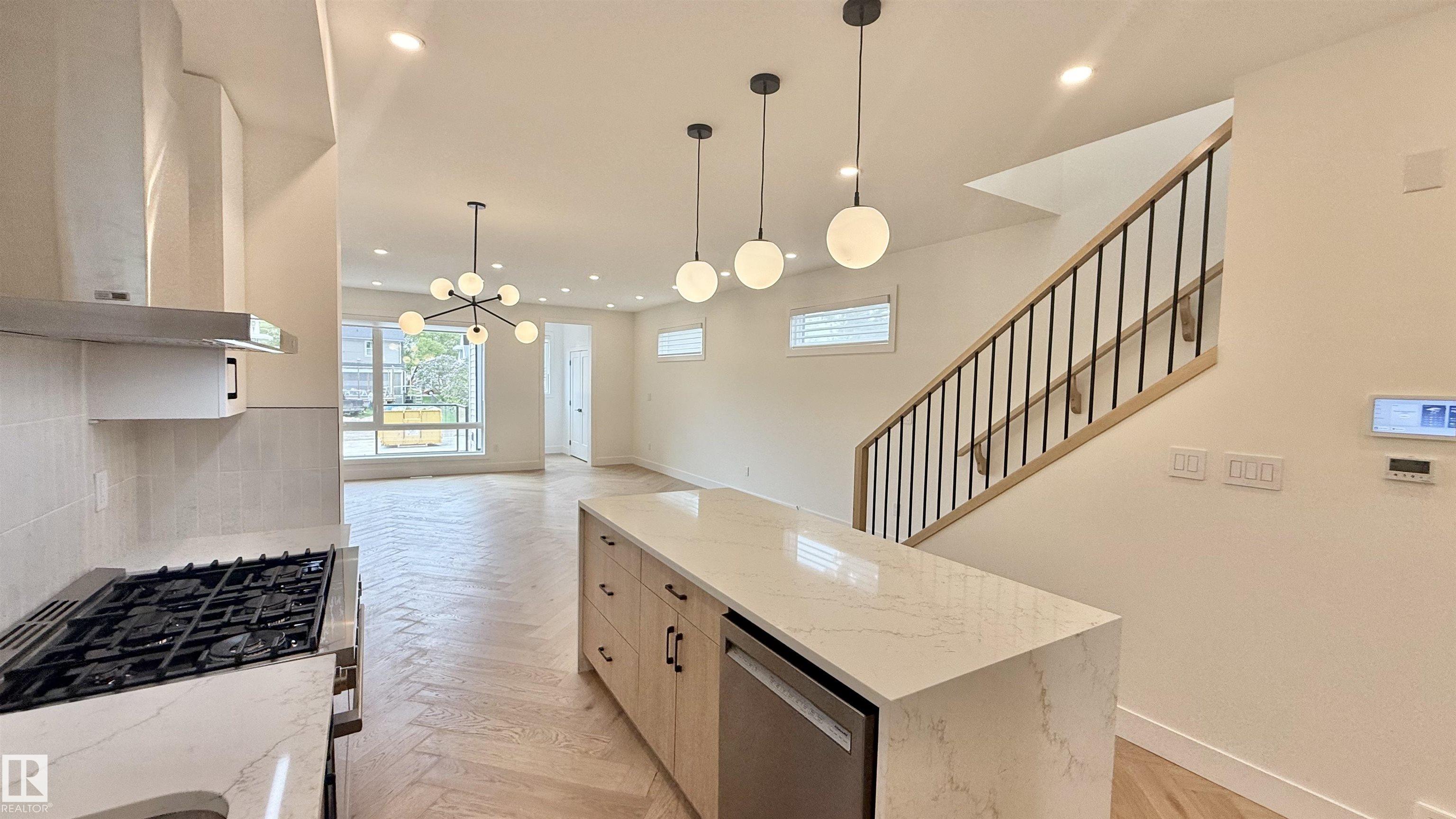 Photo 11 at 11712 122 Street NW, Inglewood, Edmonton