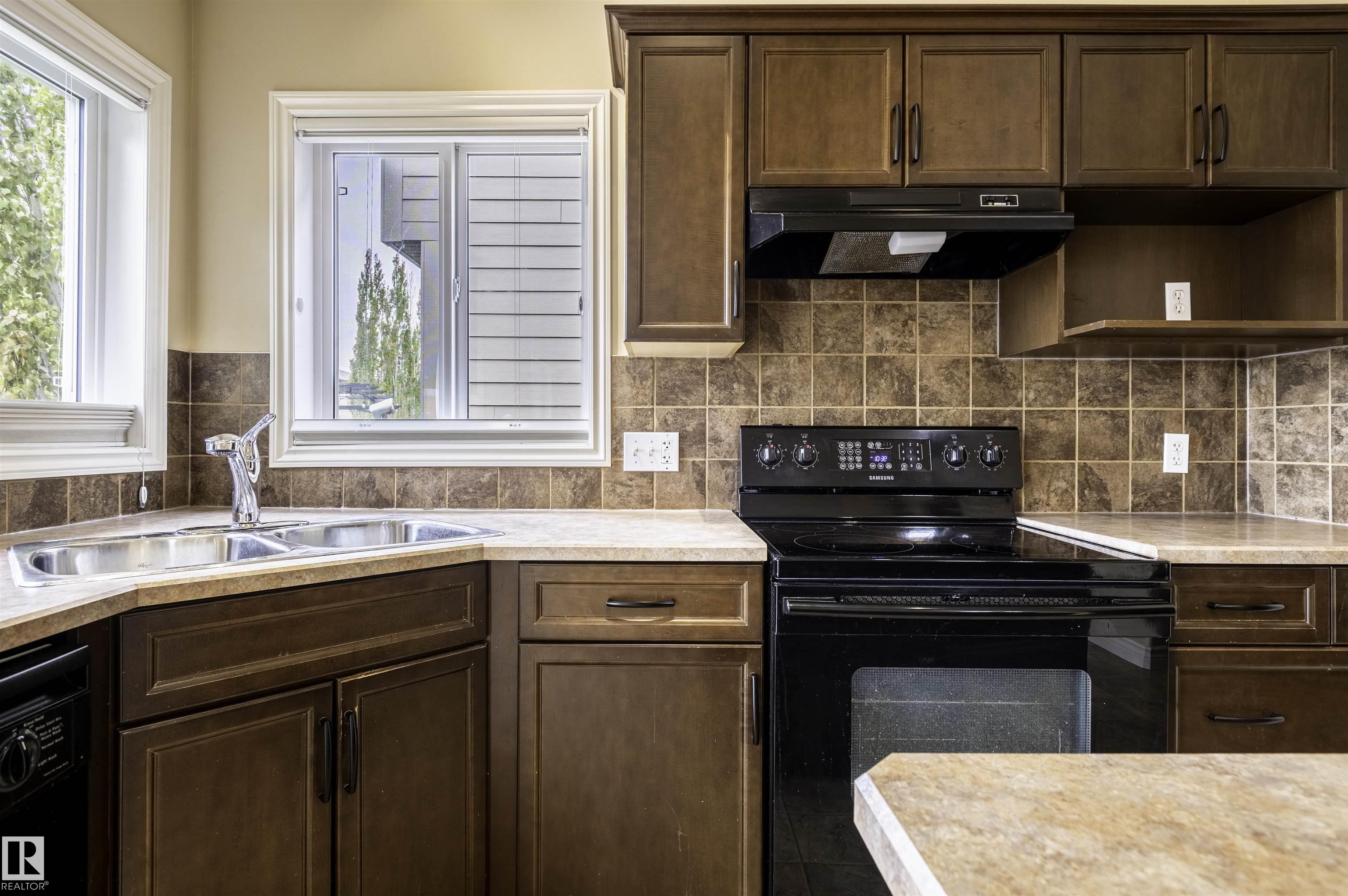 9811 103 Avenue, Morinville