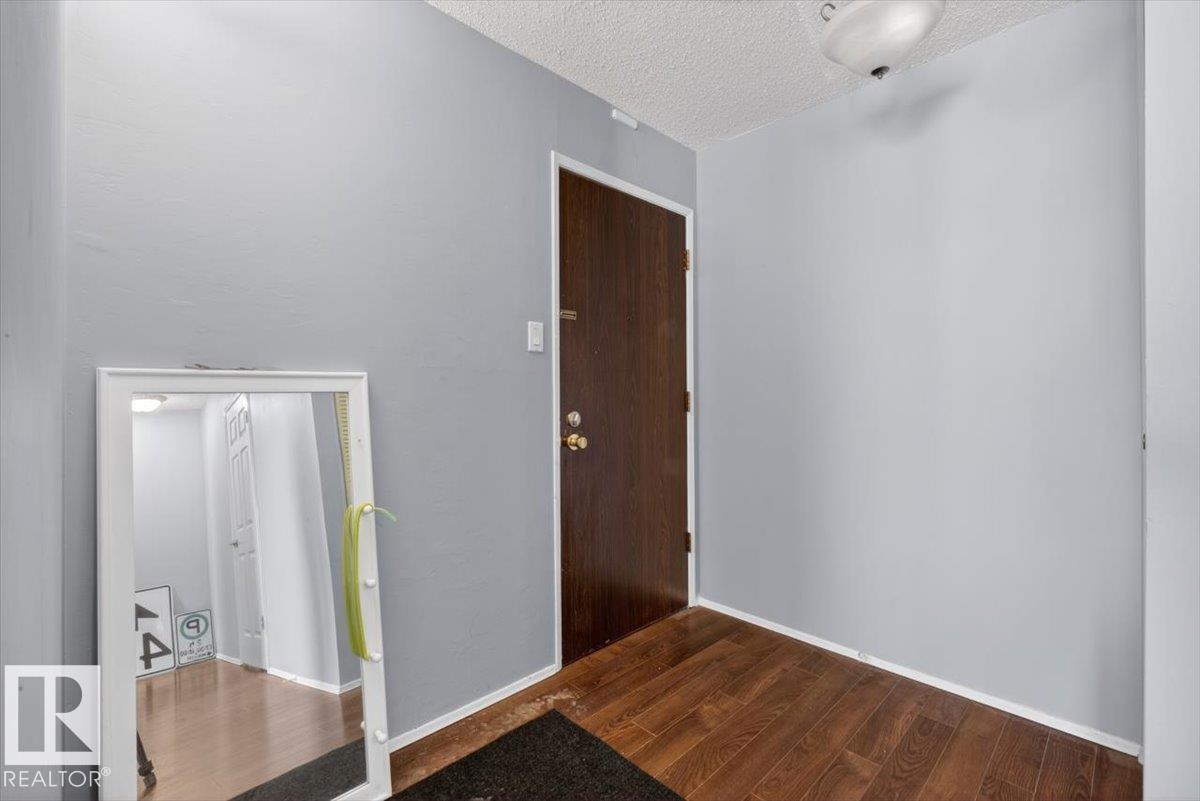 301 - 10335 117 Street NW, Wîhkwêntôwin, Edmonton