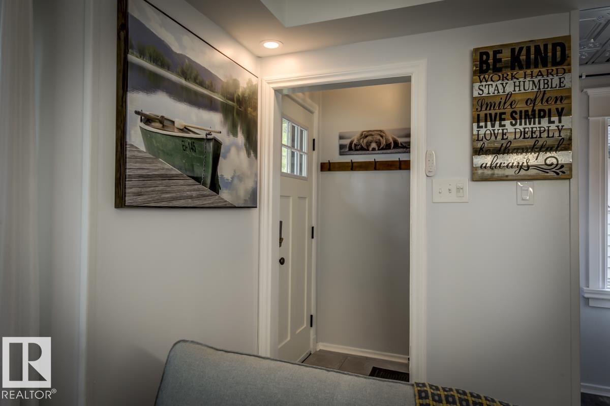 Photo 12 at 12134 58 Street NW, Montrose, Edmonton