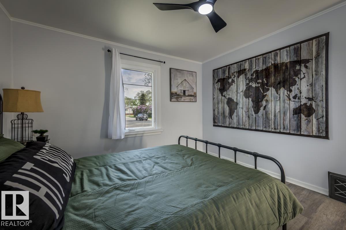 Photo 34 at 12134 58 Street NW, Montrose, Edmonton