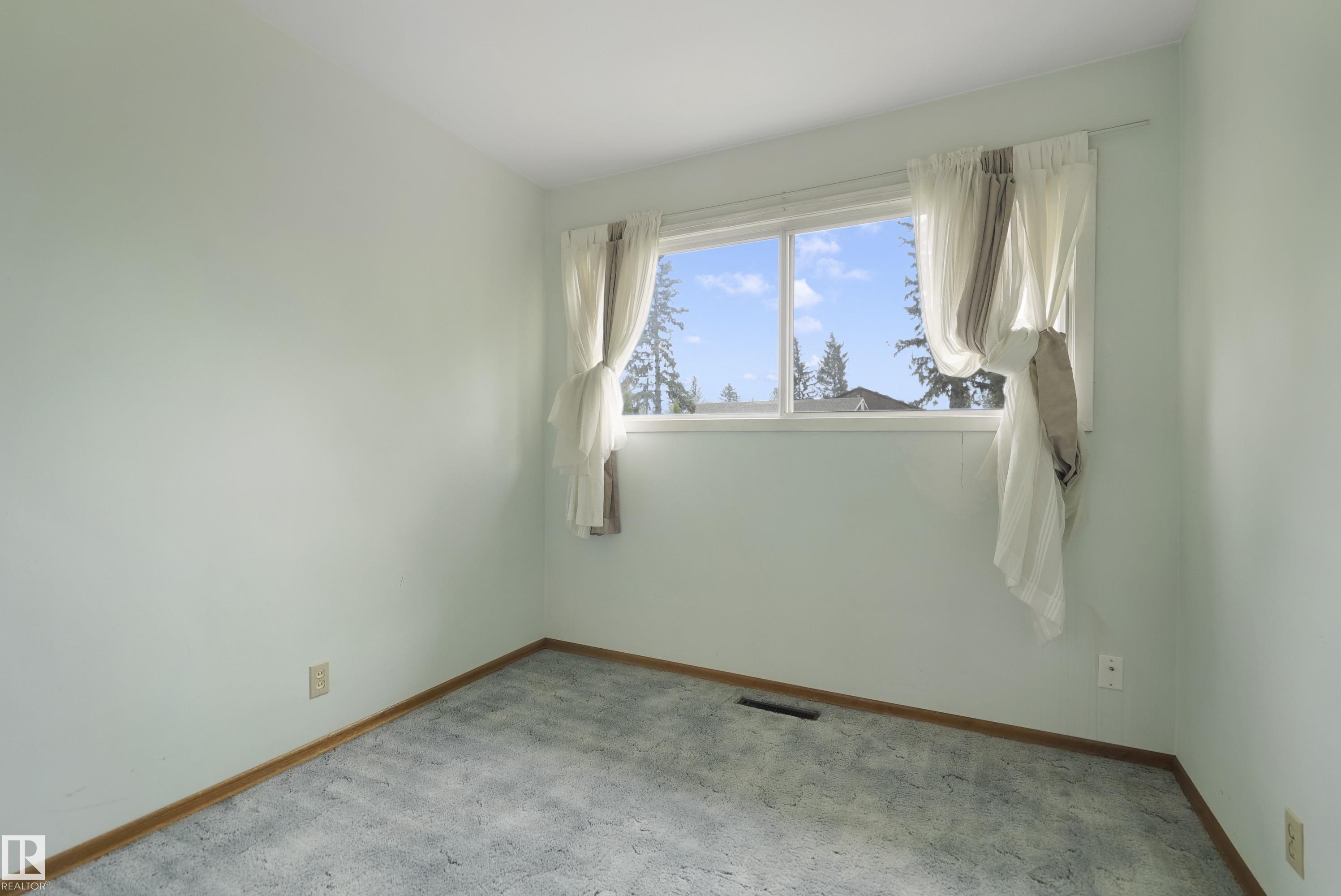 Photo 16 at 13324 131a Avenue NW, Athlone, Edmonton