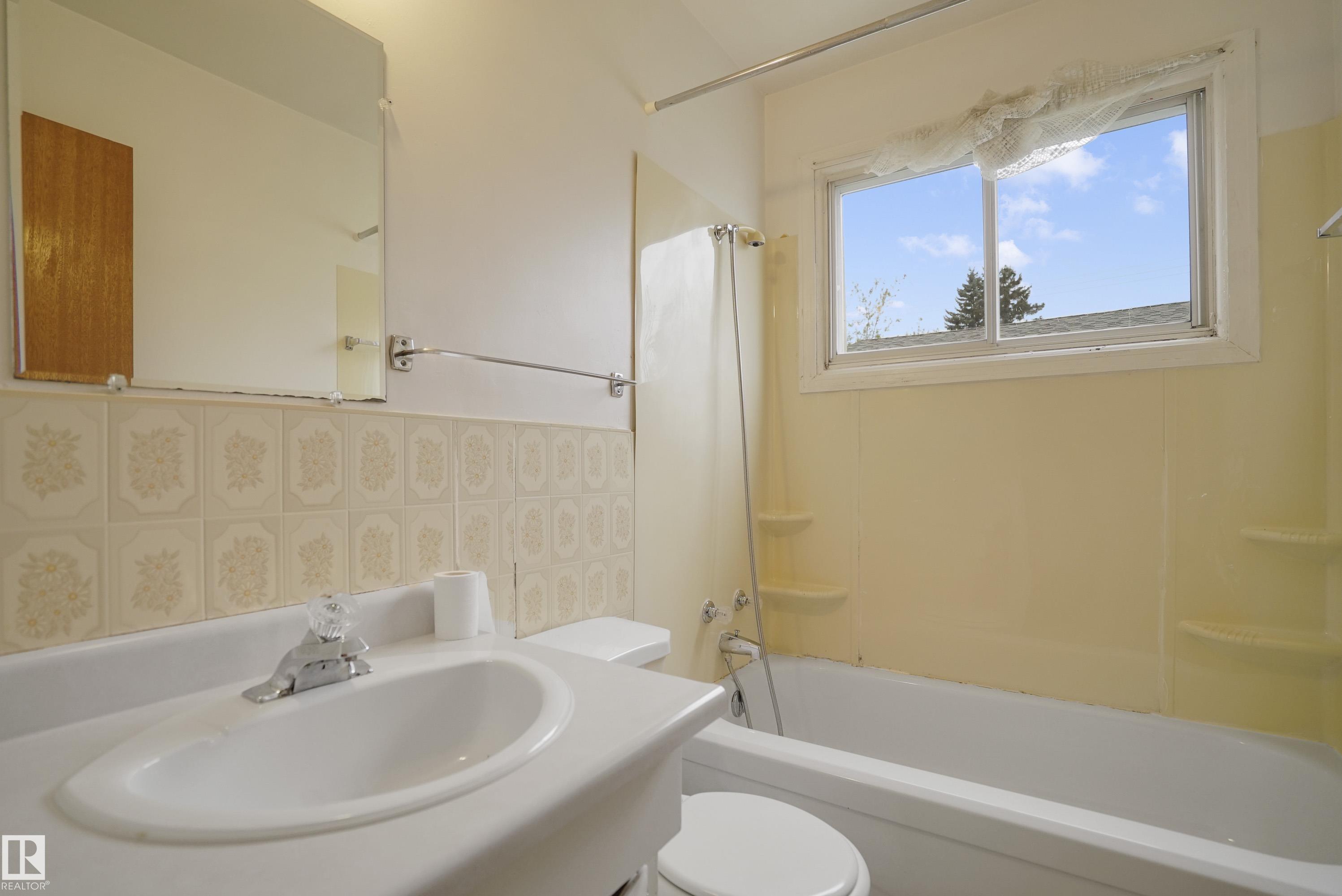 Photo 25 at 13324 131a Avenue NW, Athlone, Edmonton