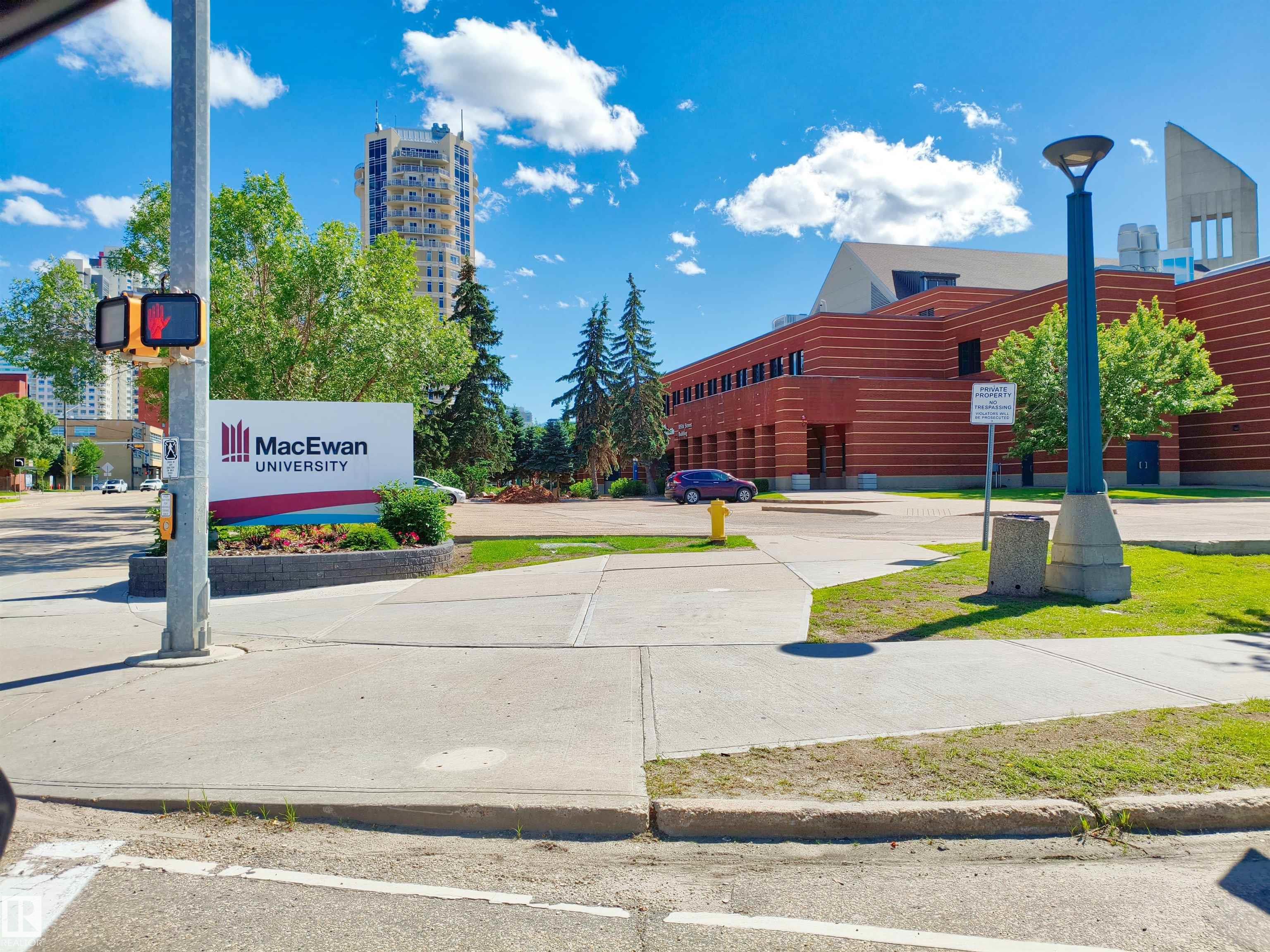 https://zimg.paragon.ice.com/ParagonImages/Property/PM/RAE/225403508/37/0/0/357e19c504179dd5af688ebbccbe6f49/1/63b50553d87f1d1be5096a570b316c0b/225403508-cfe1dc04-06be-4fe0-9268-6c41f84e6088.JPG