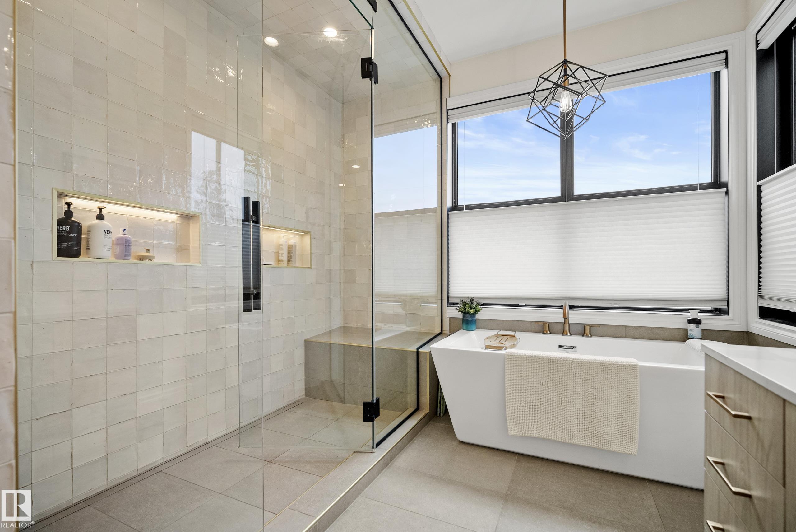 Photo 28 at 6115 111 Avenue NW, Highlands, Edmonton