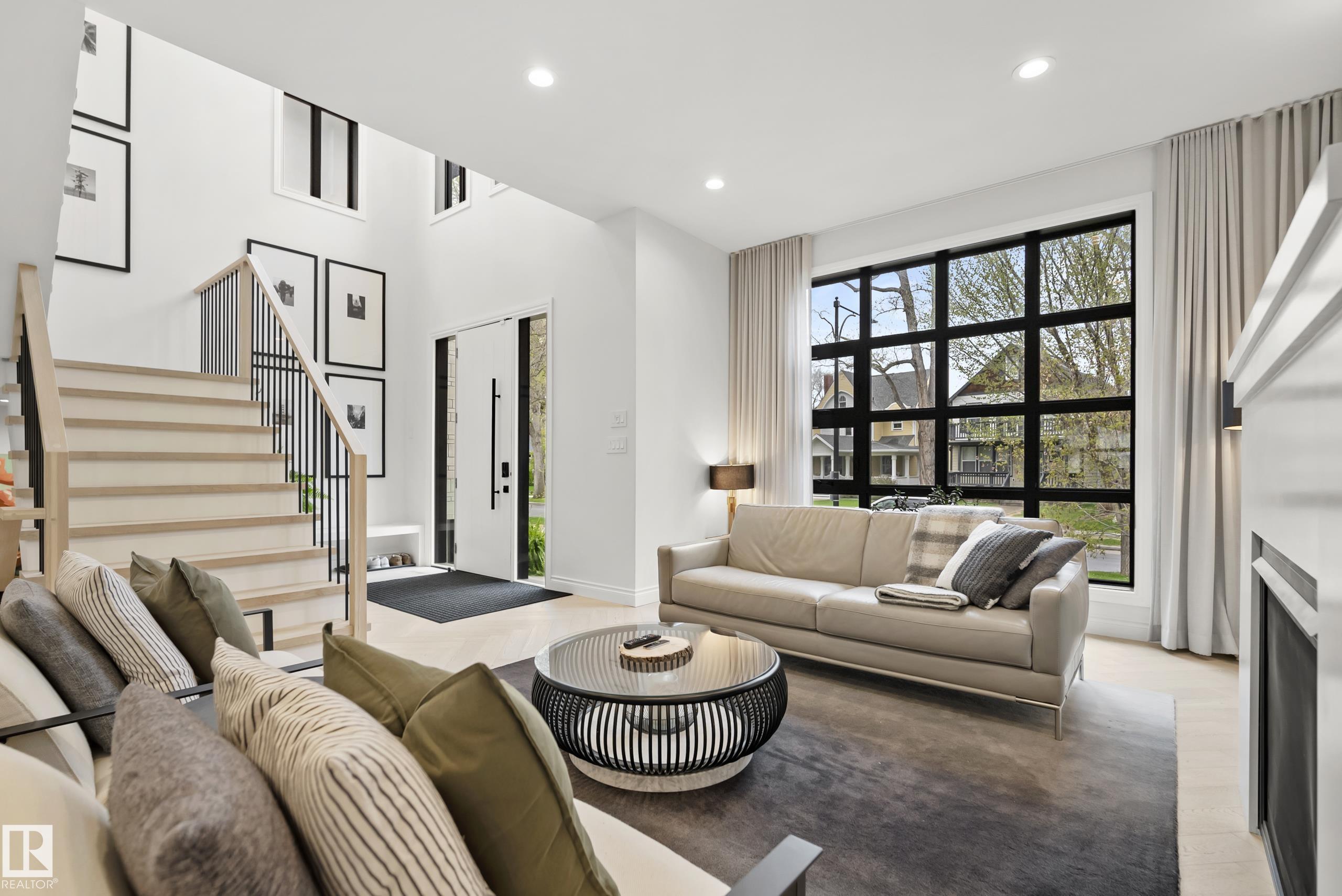 Photo 10 at 6115 111 Avenue NW, Highlands, Edmonton