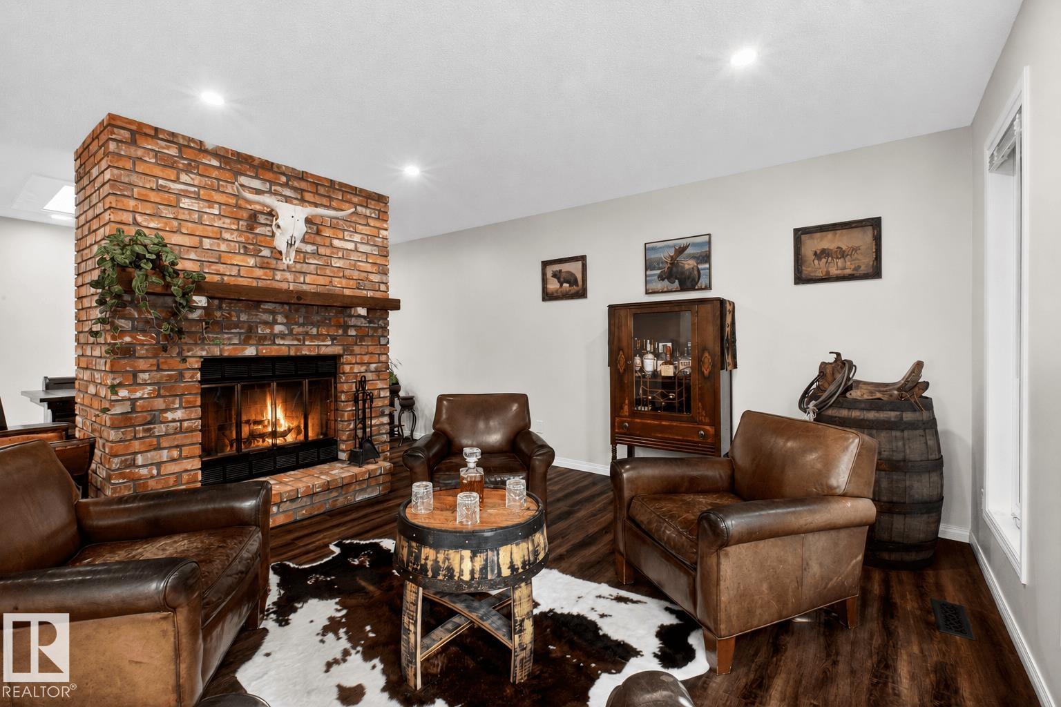 Photo 6 at 19016 92 Avenue NW, Belmead, Edmonton