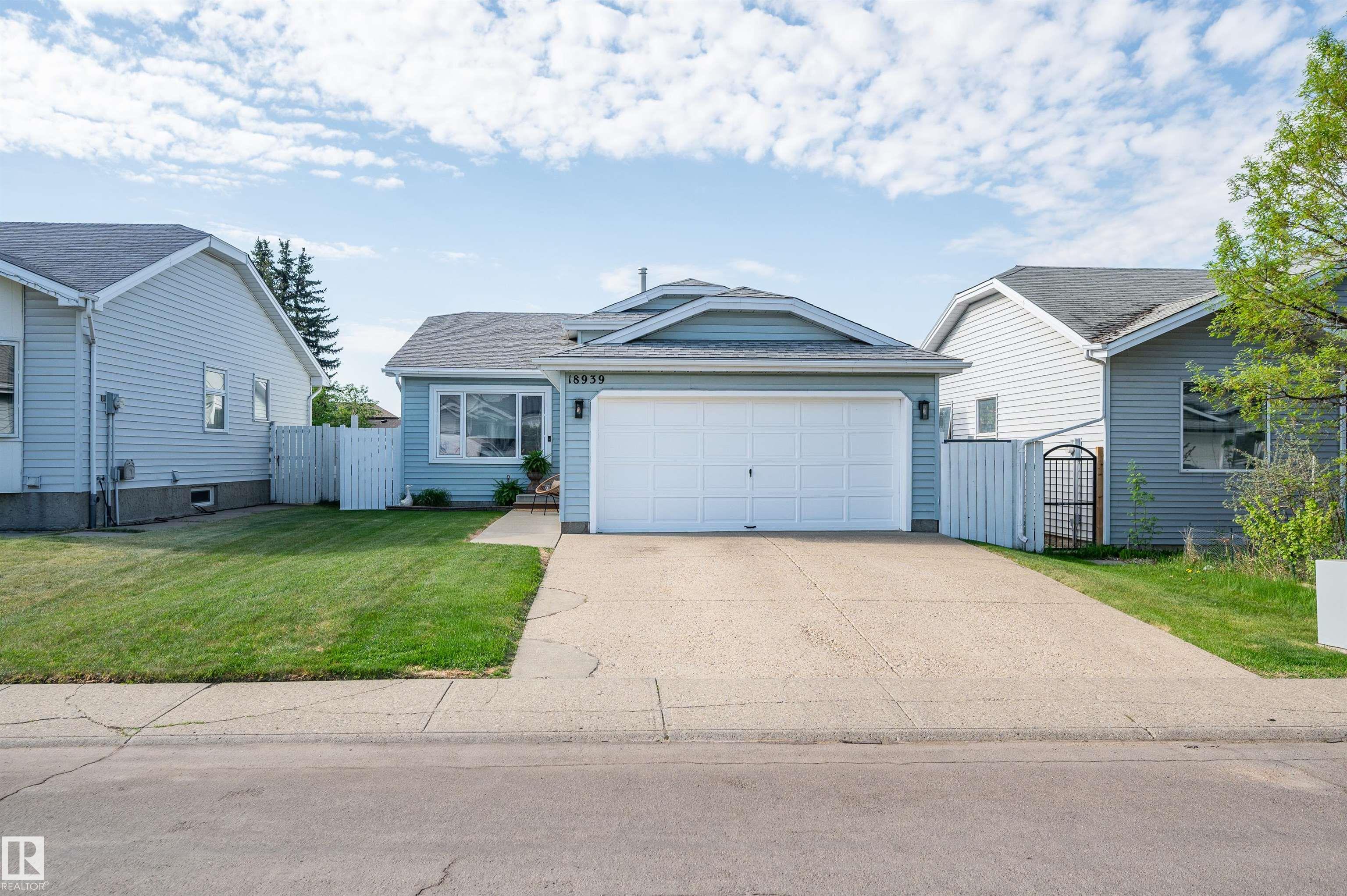 Photo 9 at 18939 78 Avenue NW, Lymburn, Edmonton